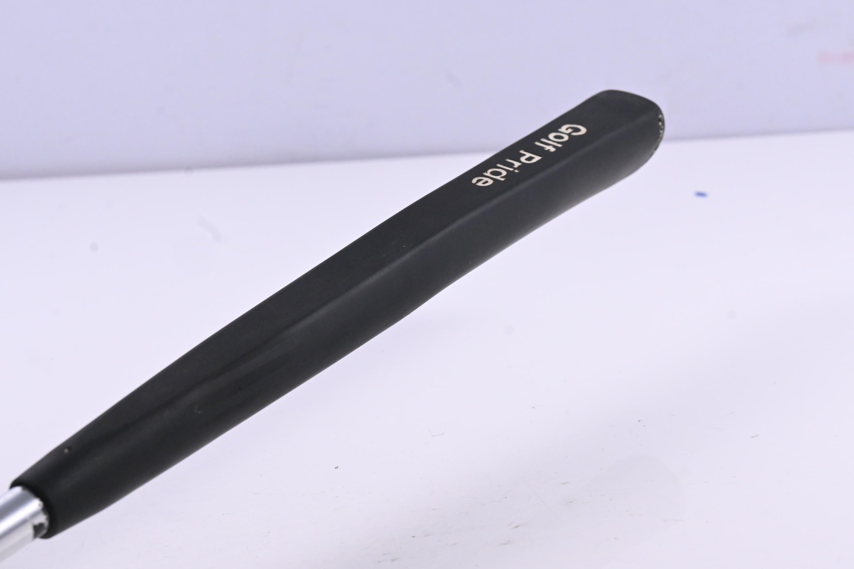 Yes! C-Groove Sophia Putter / 34 Inch