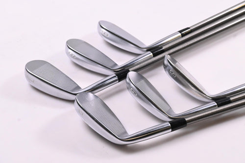 Mizuno JPX 923 Hot Metal Irons / 7-PW+GW+SW / Regular Flex SteelFiber i95 Shafts