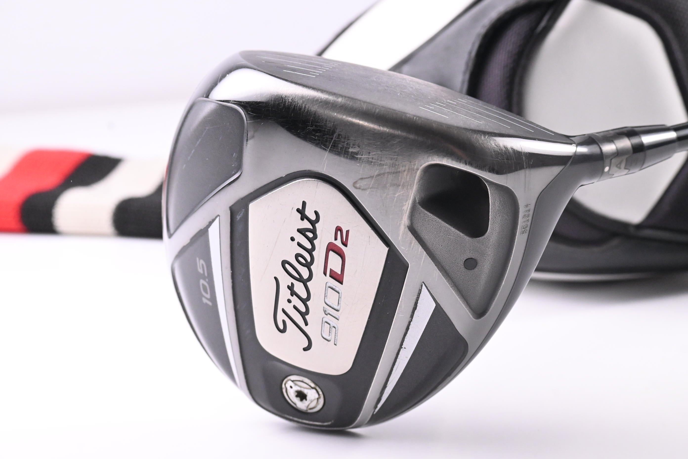 Titleist 910 D2 Driver / 10.5 Degree / Regular Flex GraFalloy ProLaunch Red Shaft