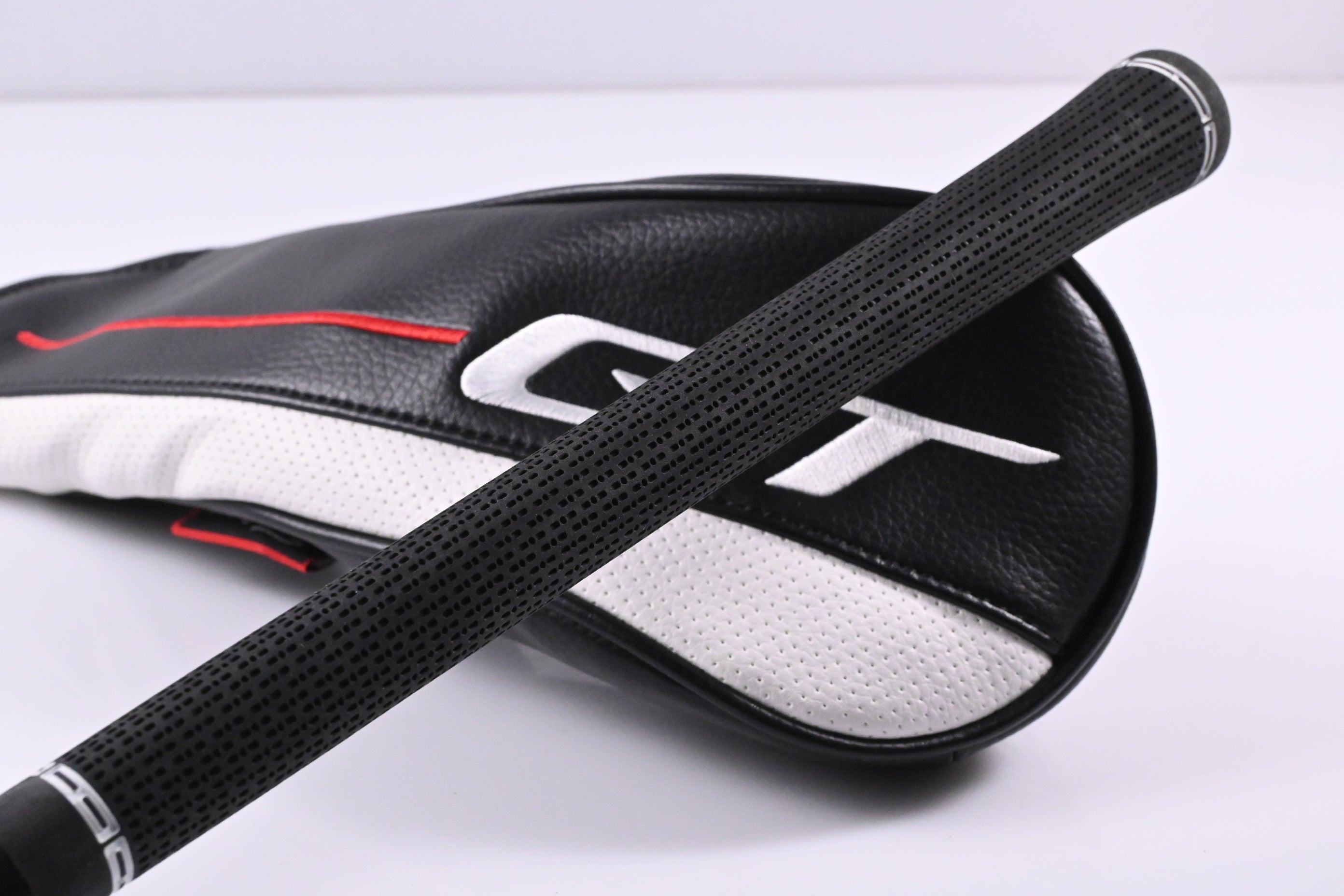 Titleist GT2 #3 Wood / 15 Degree / Stiff Flex HZRDUS Black 70 Shaft