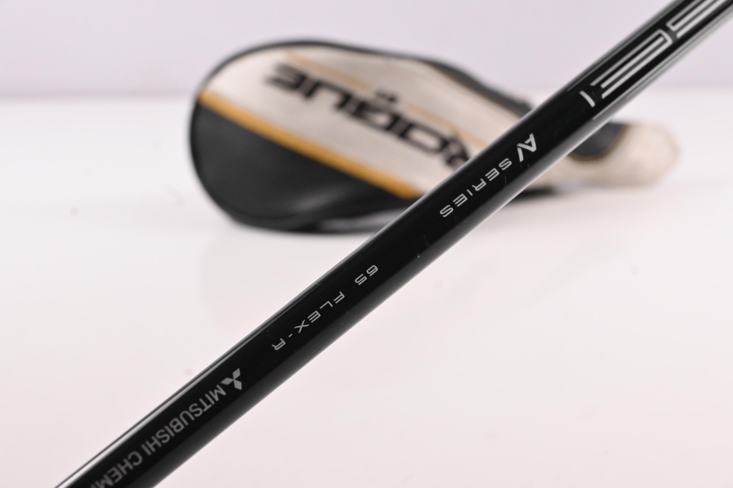 Callaway Rogue ST Max OS #4 Hybrid / 22 Degree / Regular Flex Tensei AV Blue 65 Shaft