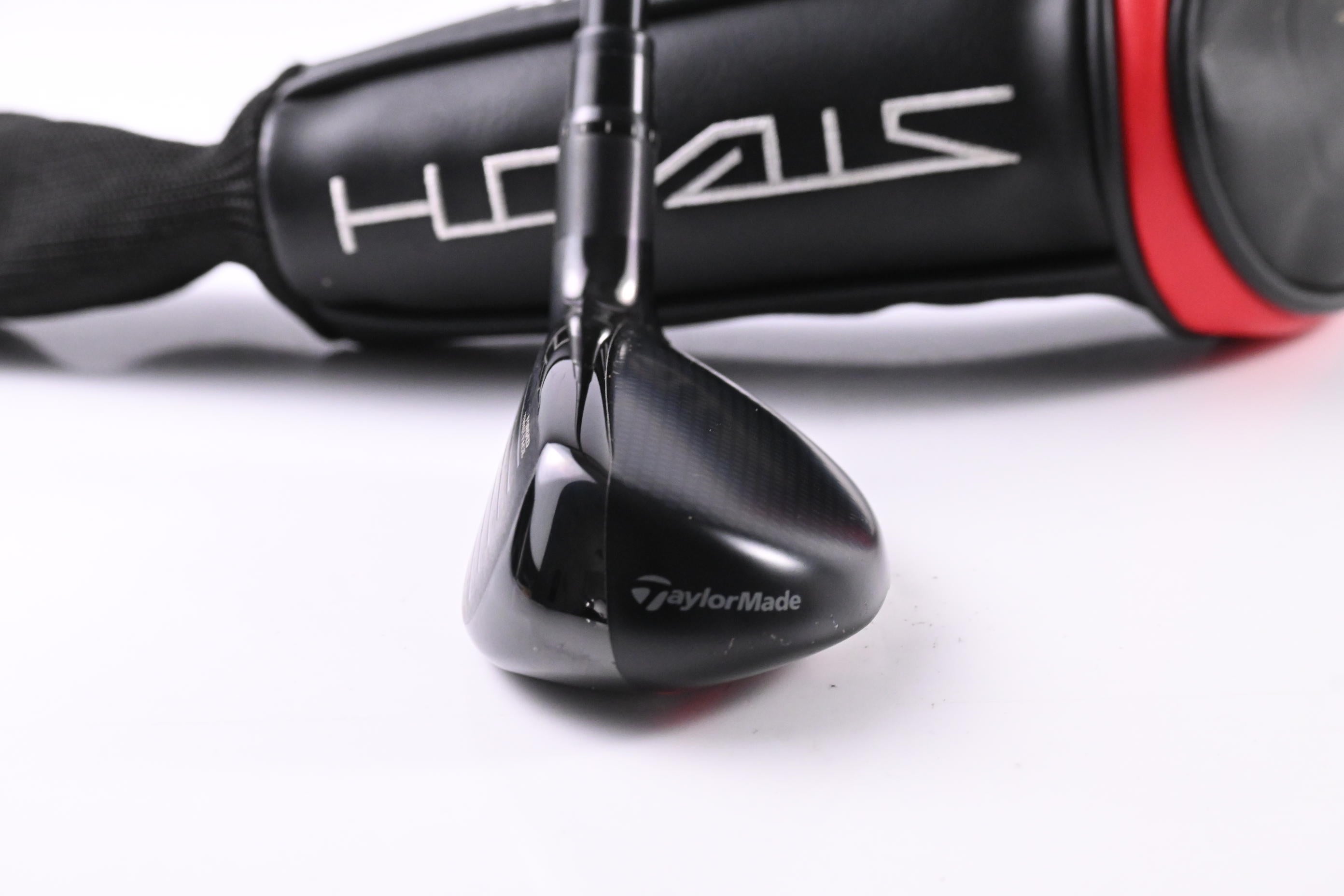 Taylormade Stealth Plus #3 Hybrid / 19.5 Degree / Stiff Flex HZRDUS Smoke RDX Red 80