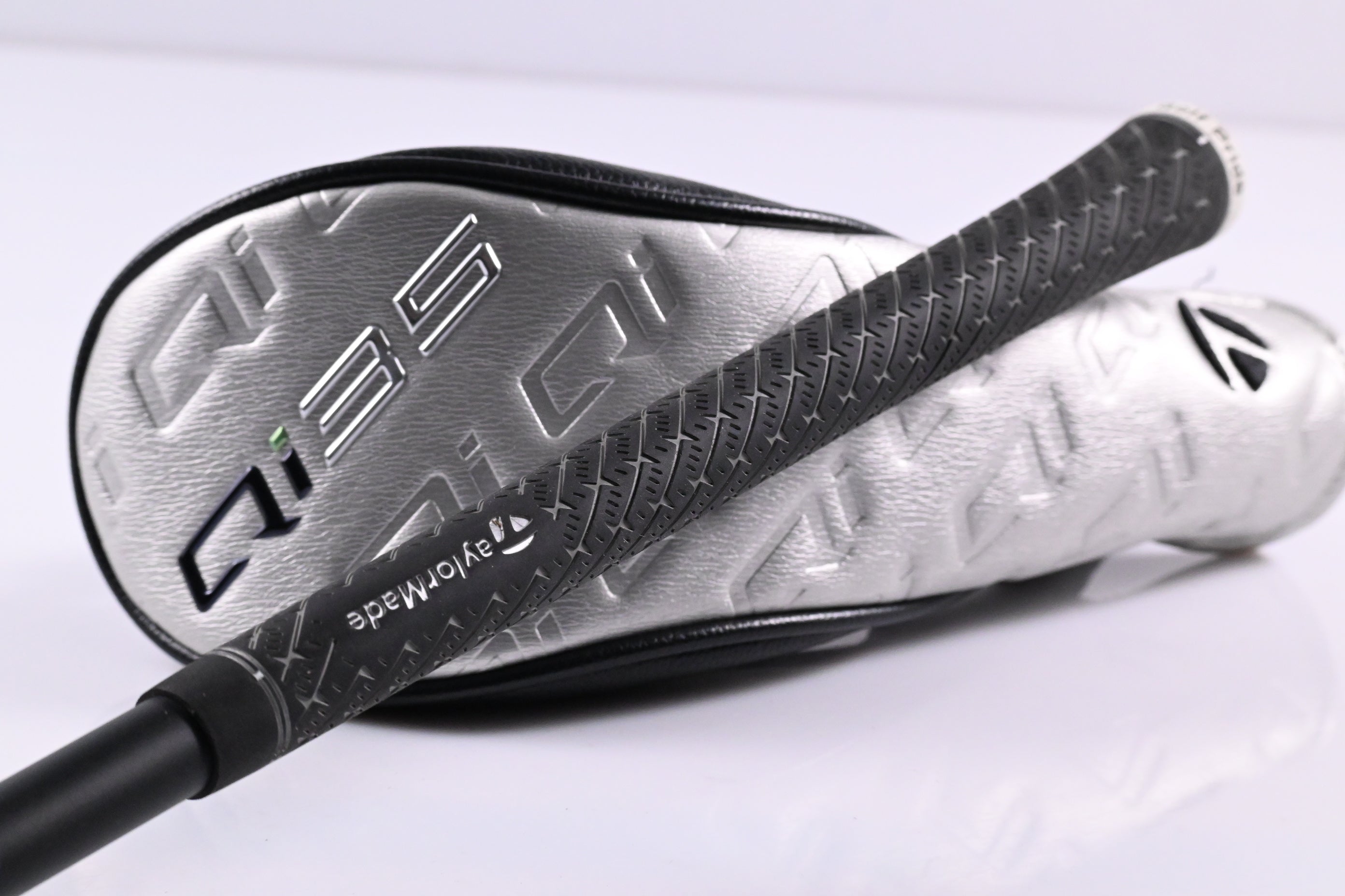 Taylormade Qi35 Max Lite #5 Hybrid / 27 Degree / Senior Flex Vanquish 5 Shaft