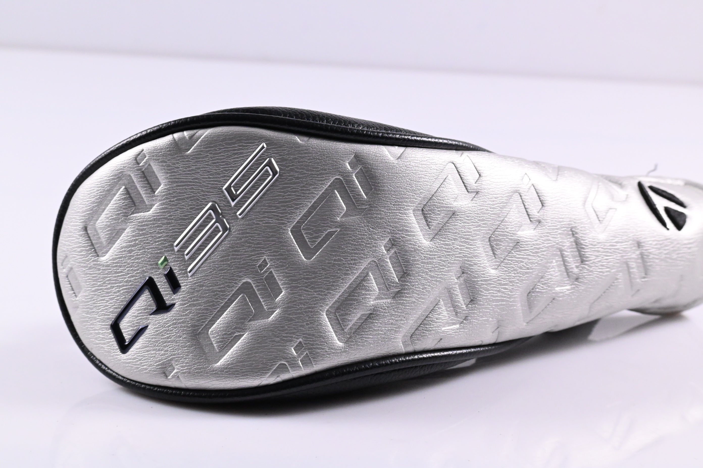 Taylormade Qi35 Max Lite #5 Hybrid / 27 Degree / Senior Flex Vanquish 5 Shaft