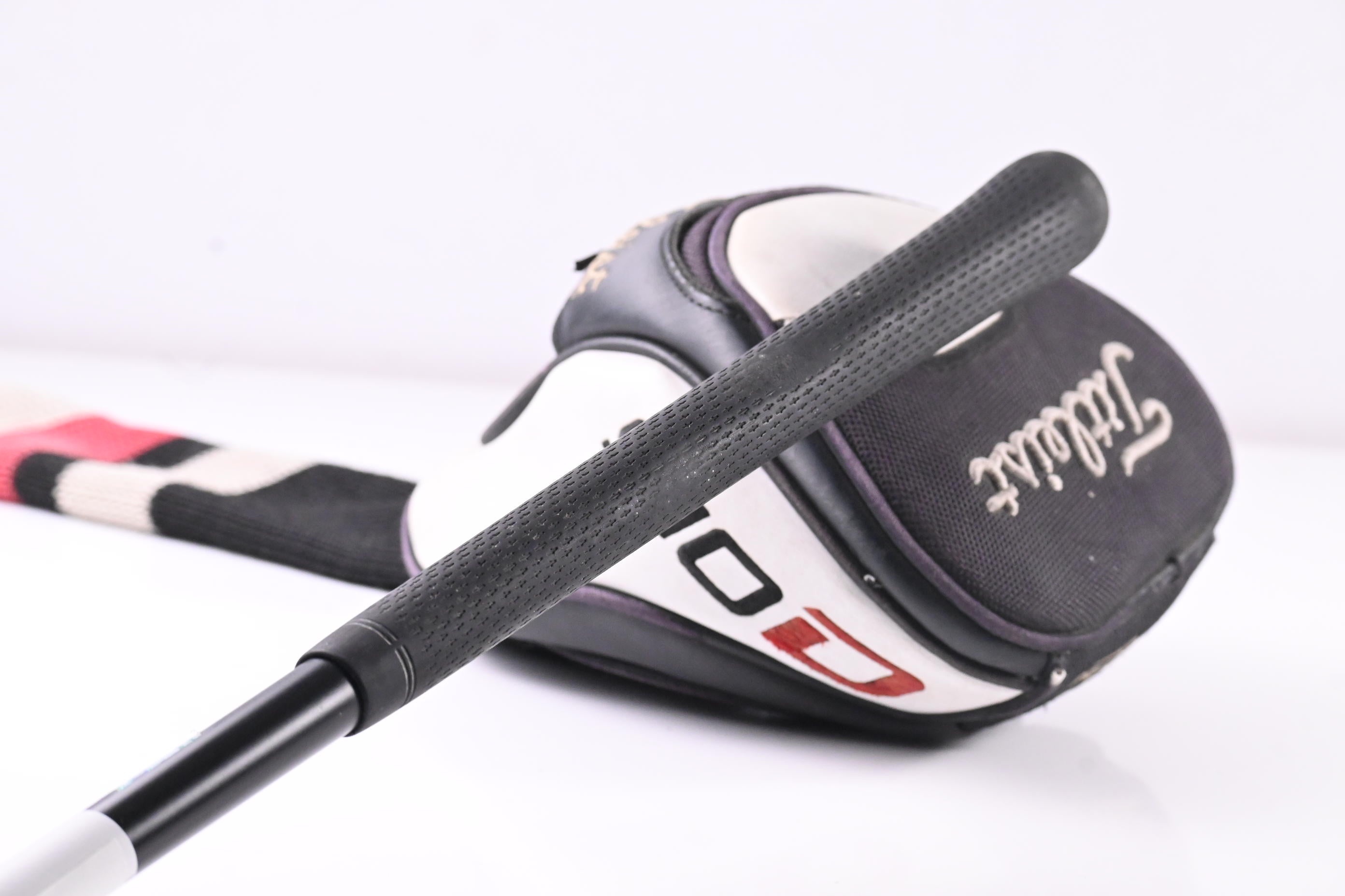 Titleist 910 D2 Driver / 9.5 Degree / Stiff Flex Aldila RIP Alpha 60 Shaft