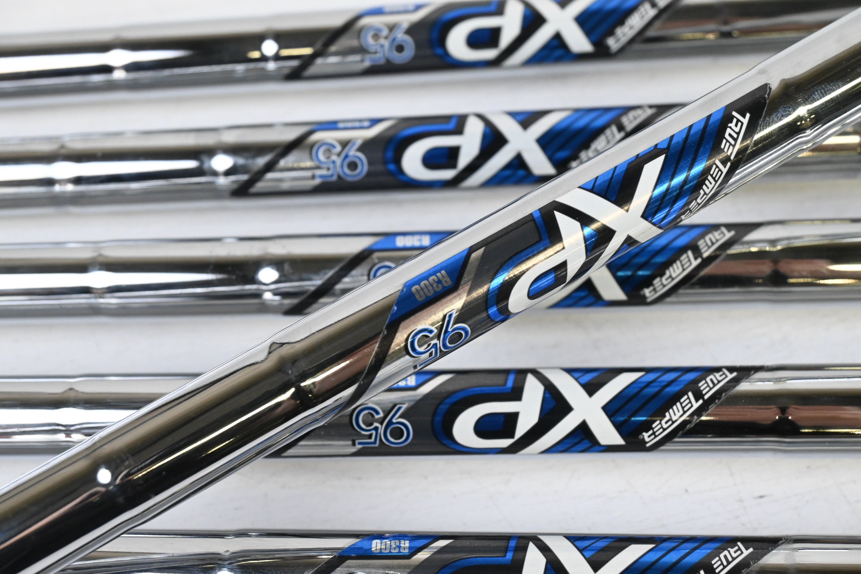 Callaway Rogue Irons / 5-PW+SW / Regular Flex XP 95 R300 Shafts