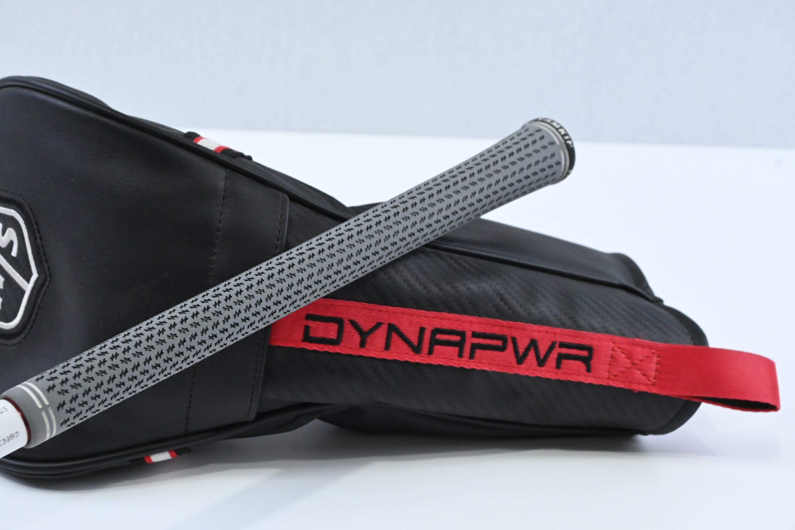 Wilson Dynapower Carbon 2023 Driver / 9 Degree / Stiff Flex HZRDUS Smoke Red RDX