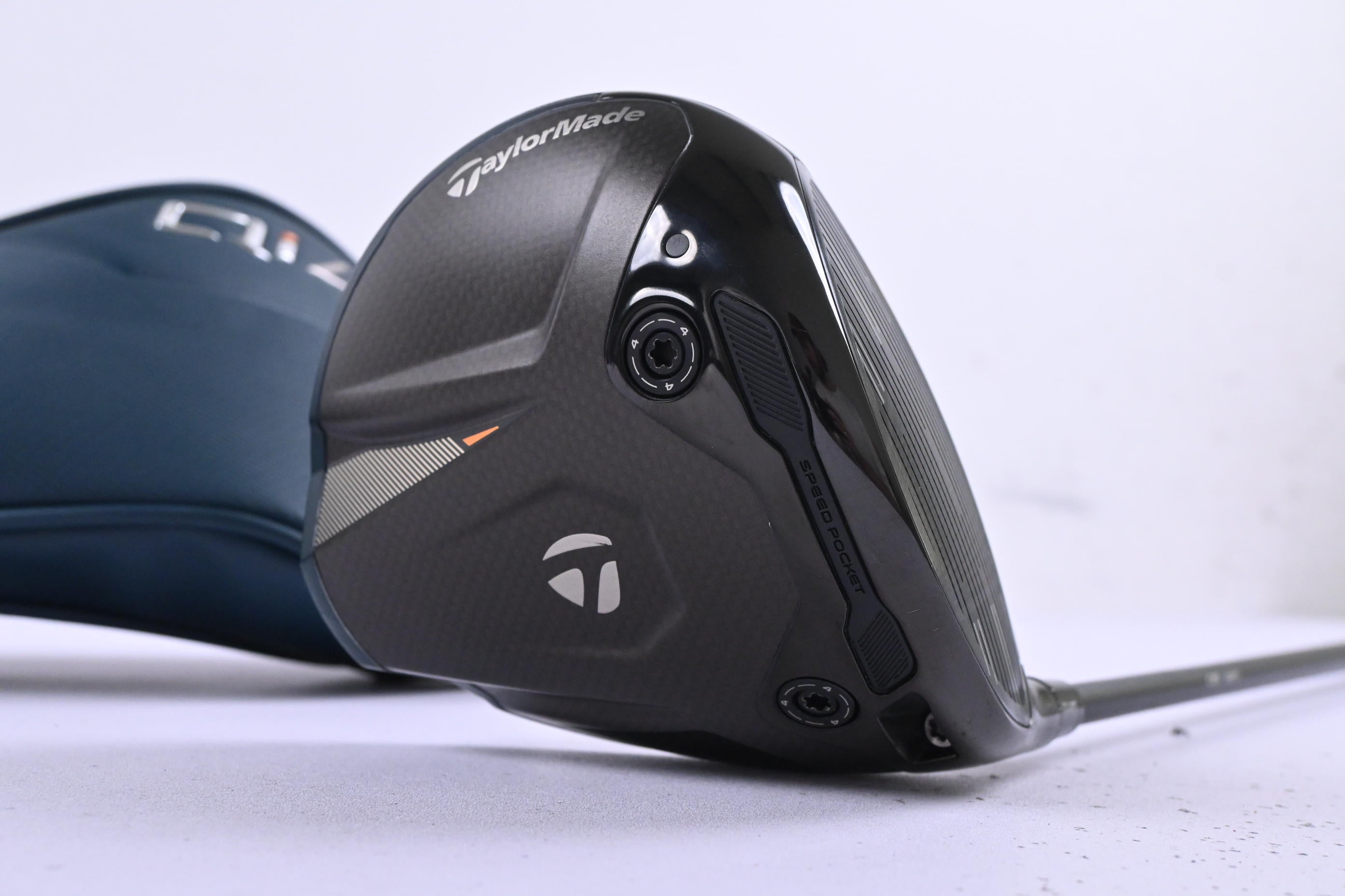 Taylormade Qi4D Driver / 10.5 Degree / Regular Flex REAX Blue 50 Shaft