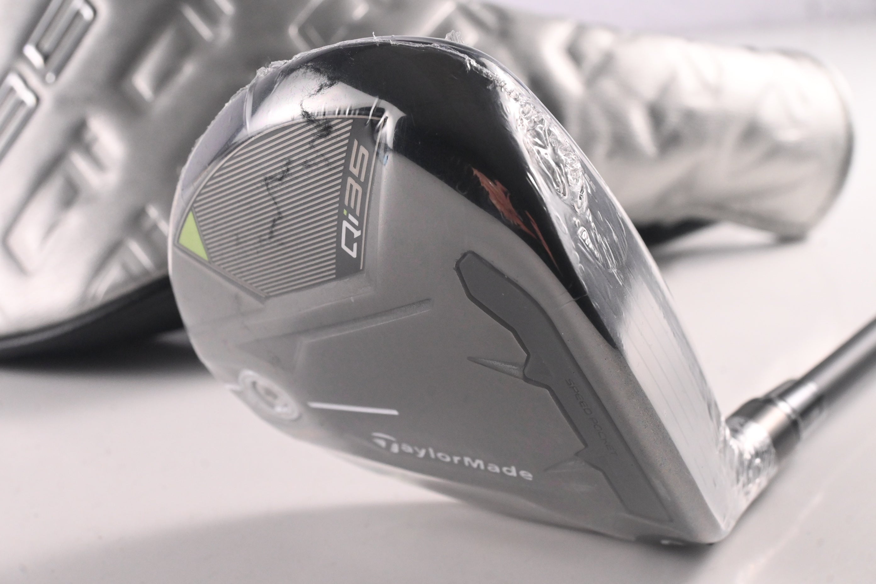 Taylormade Qi35 Max Lite #5 Wood / 18.5 Degree / Senior Flex Vanquish 4 Shaft