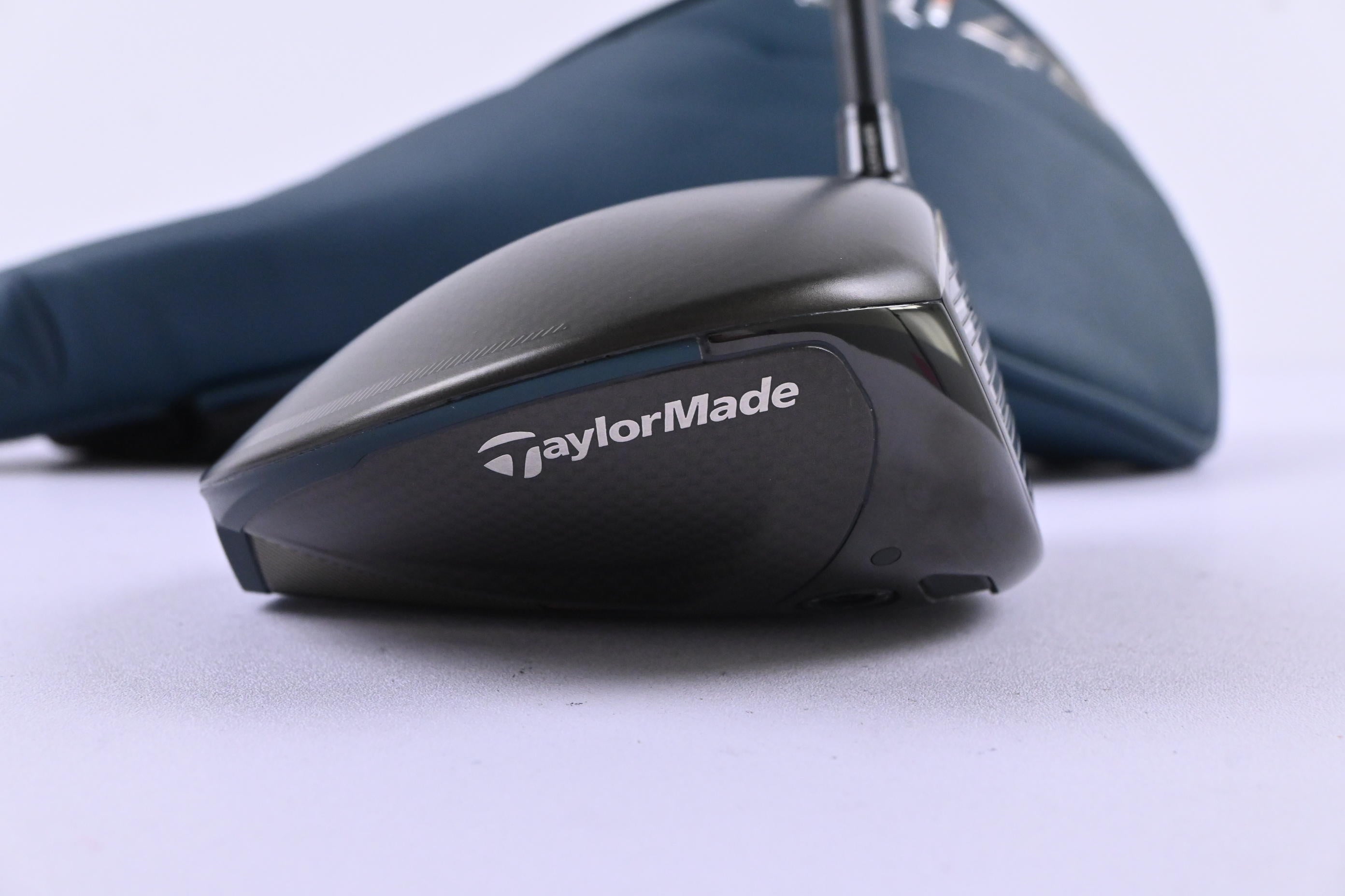 Taylormade Qi4D Driver / 10.5 Degree / Regular Flex REAX Blue 50 Shaft