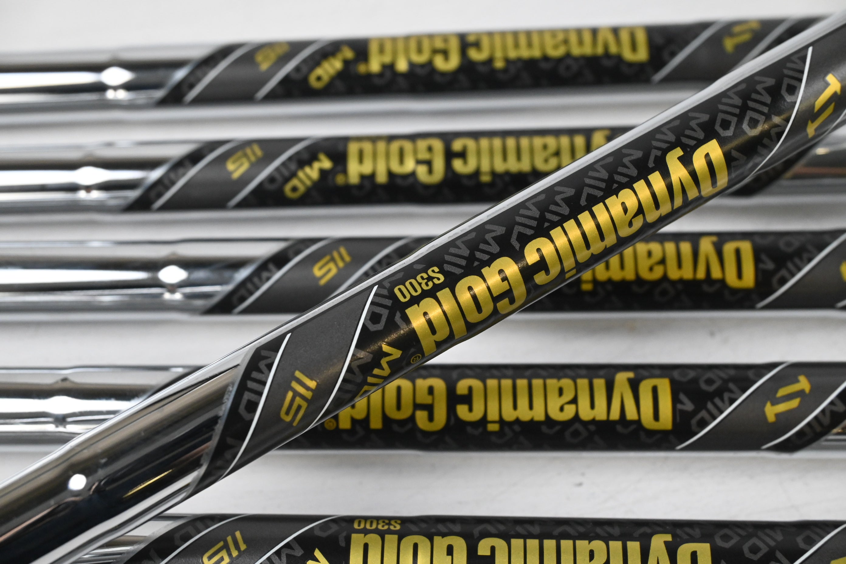 Wilson Staff Model 2024 CB Irons / 4-PW / Stiff Flex Dynamic Gold Mid 115 S300