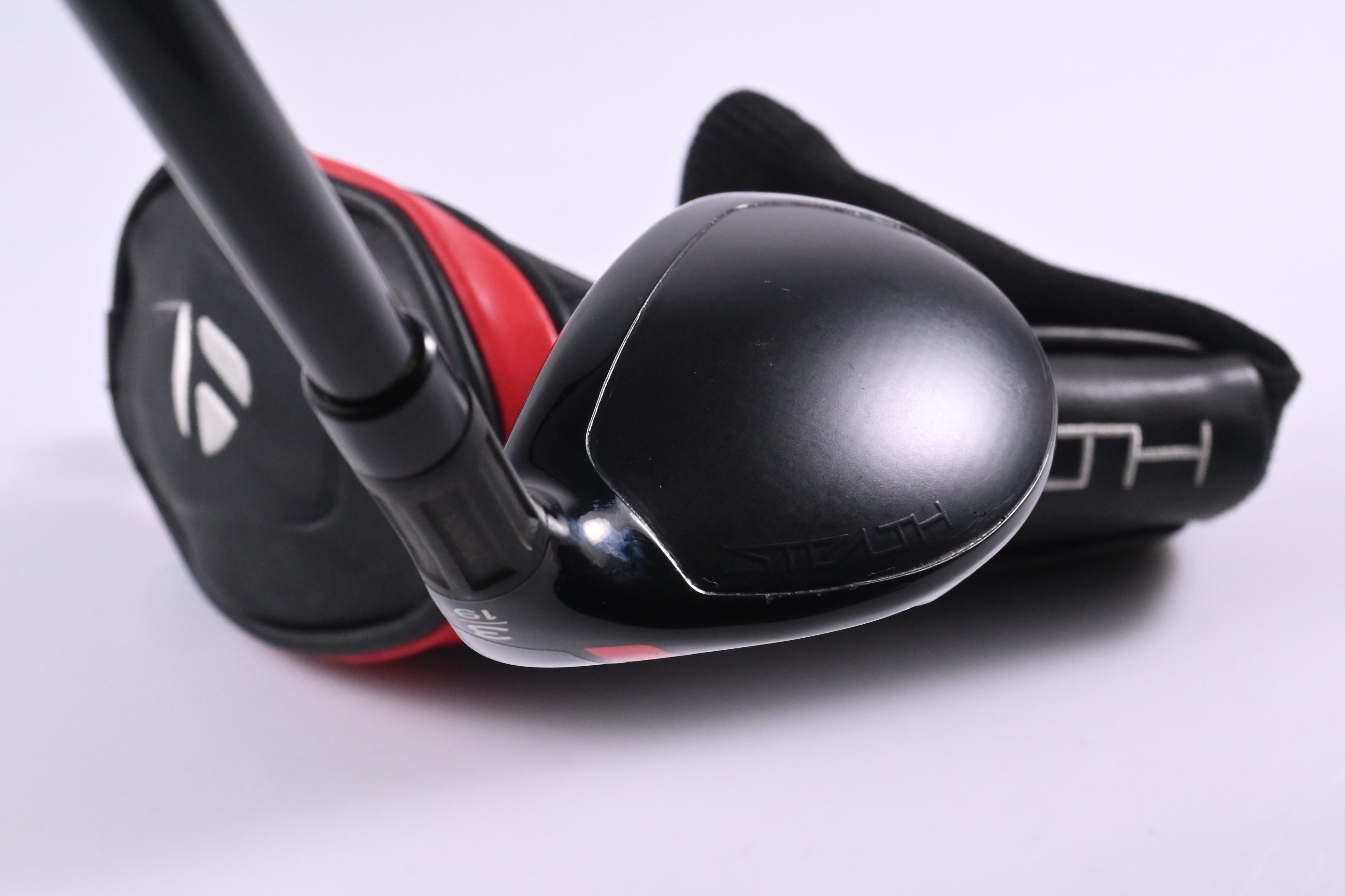 Taylormade Stealth #3 Hybrid / 19 Degree / Stiff Flex Fujikura Ventus Red 7 Shaft
