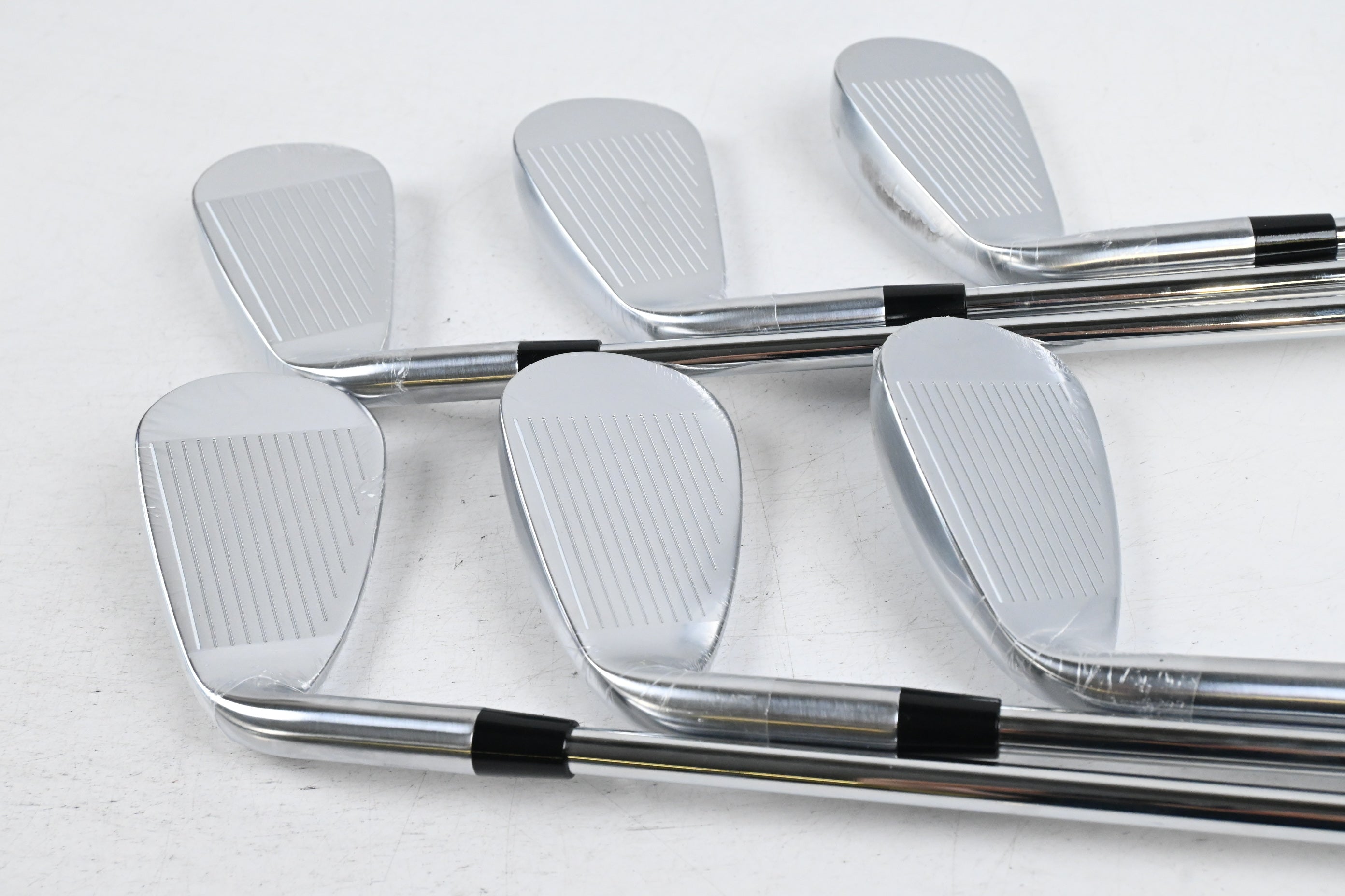 Callaway Quantum Max OS Irons / 5-PW / Regular Flex Elevate 85 Shafts