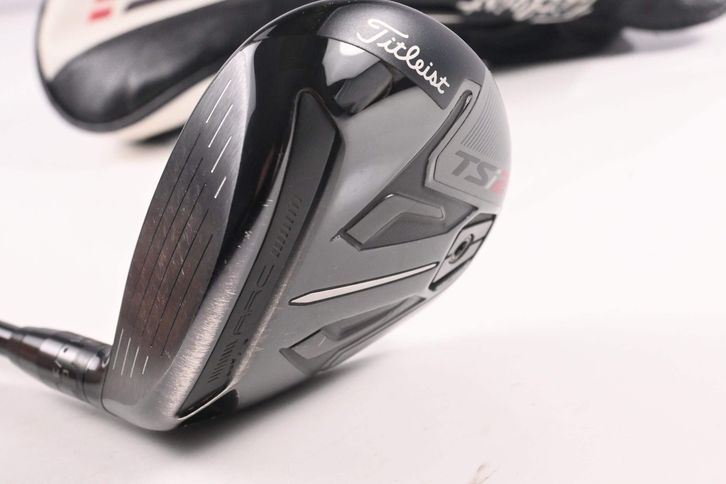 Left Hand Titleist TSi2 #3 Wood / 15 Degree / Regular Flex Tensei AV Blue Raw 65