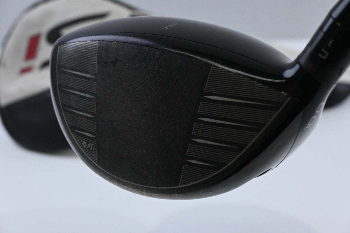 Titleist TSi3 Driver / 10 Degree / Stiff Flex HZRDUS Smoke Black RDX 60