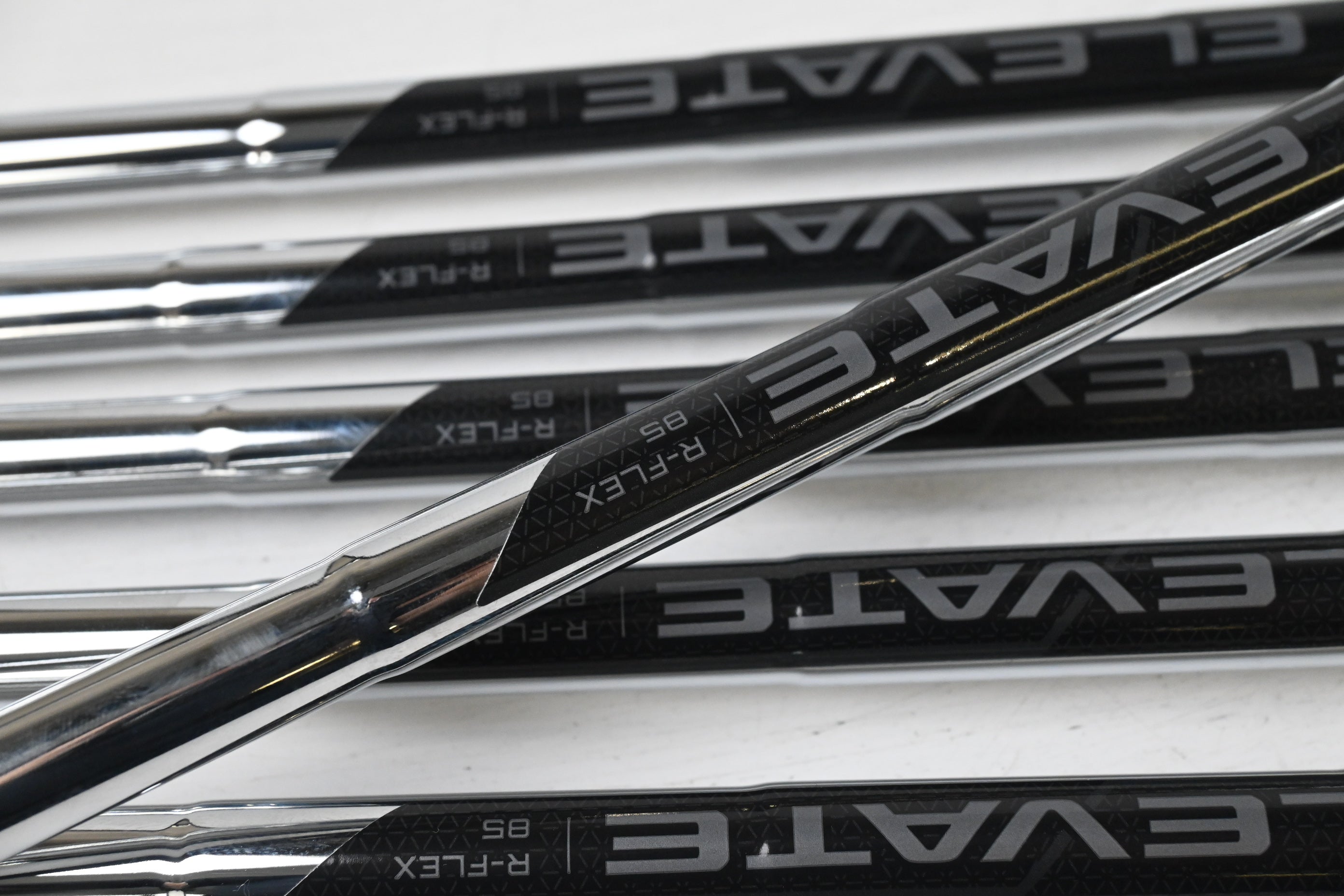 Callaway Quantum Max OS Irons / 5-PW / Regular Flex Elevate 85 Shafts