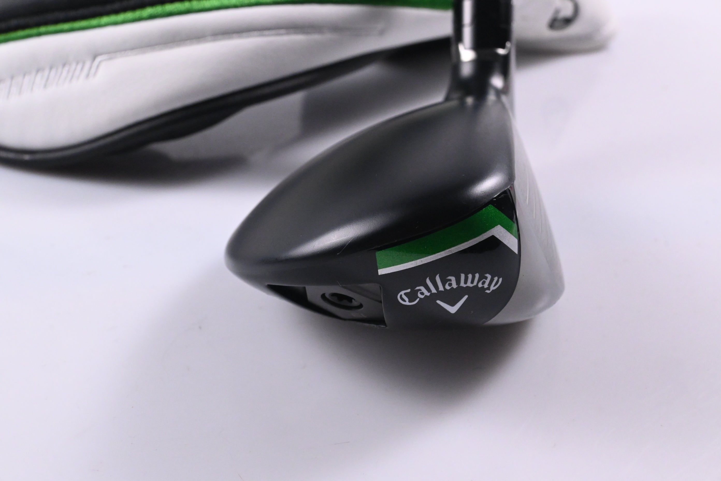 Callaway Elyte X #4 Hybrid / 21 Degree / Regular Flex Denali Charcoal 60 Shaft