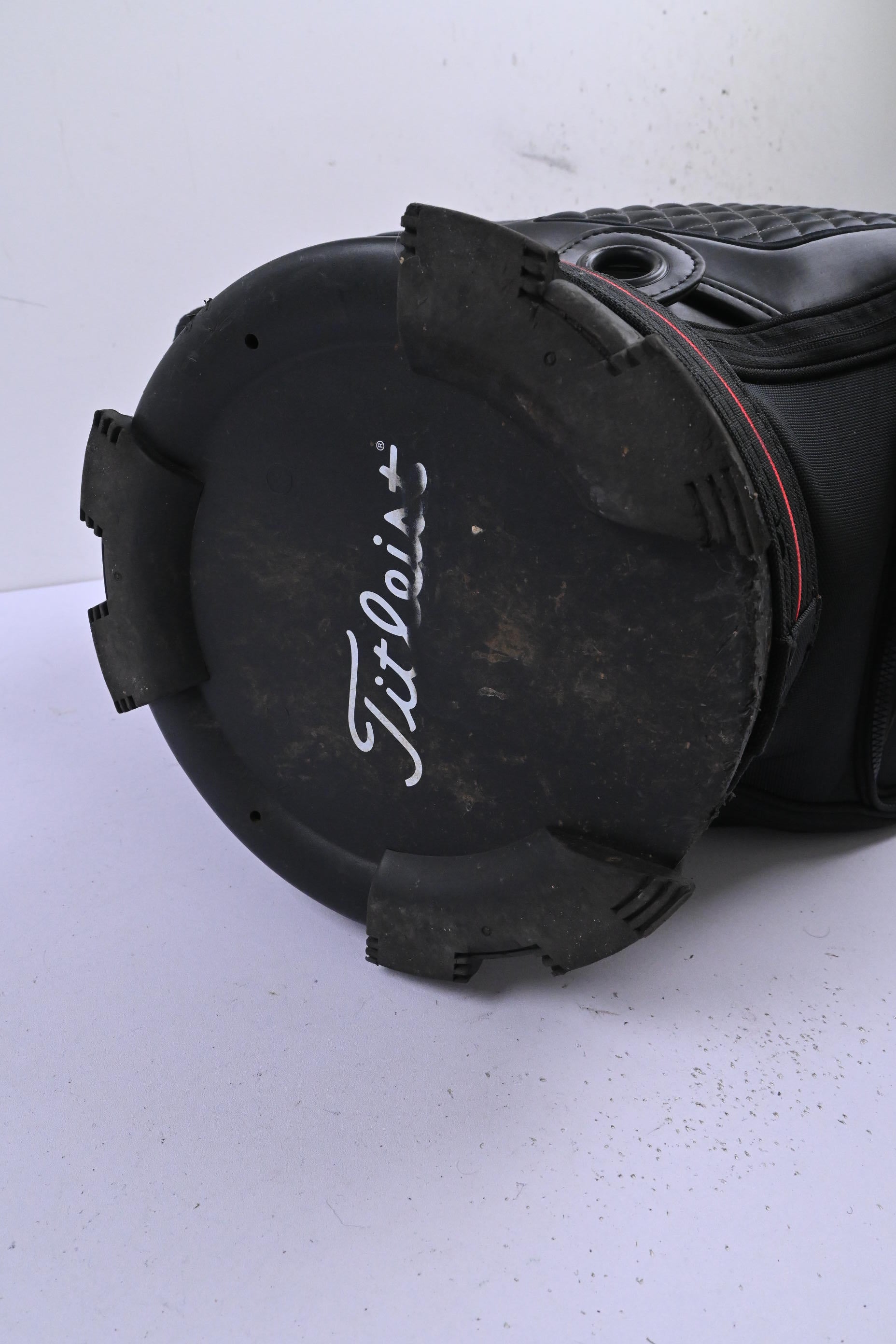 Titleist Tour Bag / 6-Way Divider / Black, White & Red