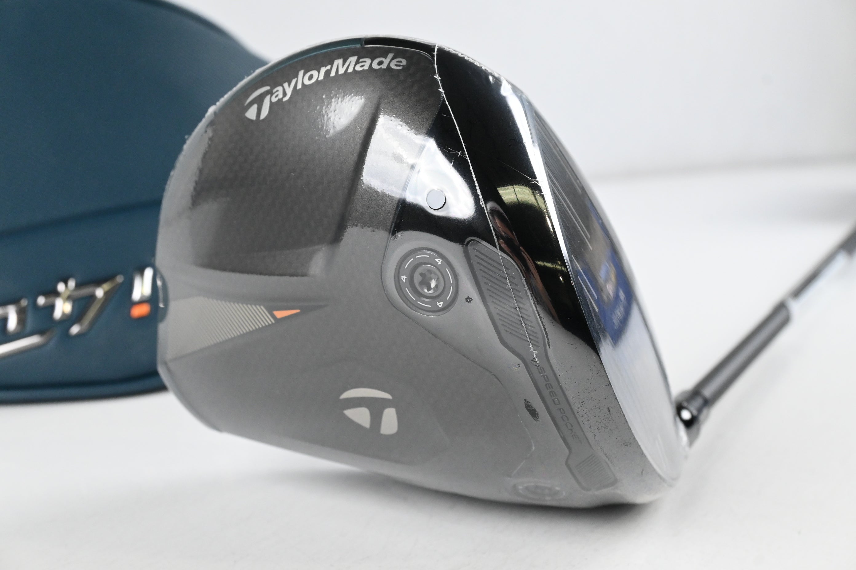 Taylormade Qi4D Driver / 10.5 Degree / Stiff Flex Reax Blue 50 Shaft