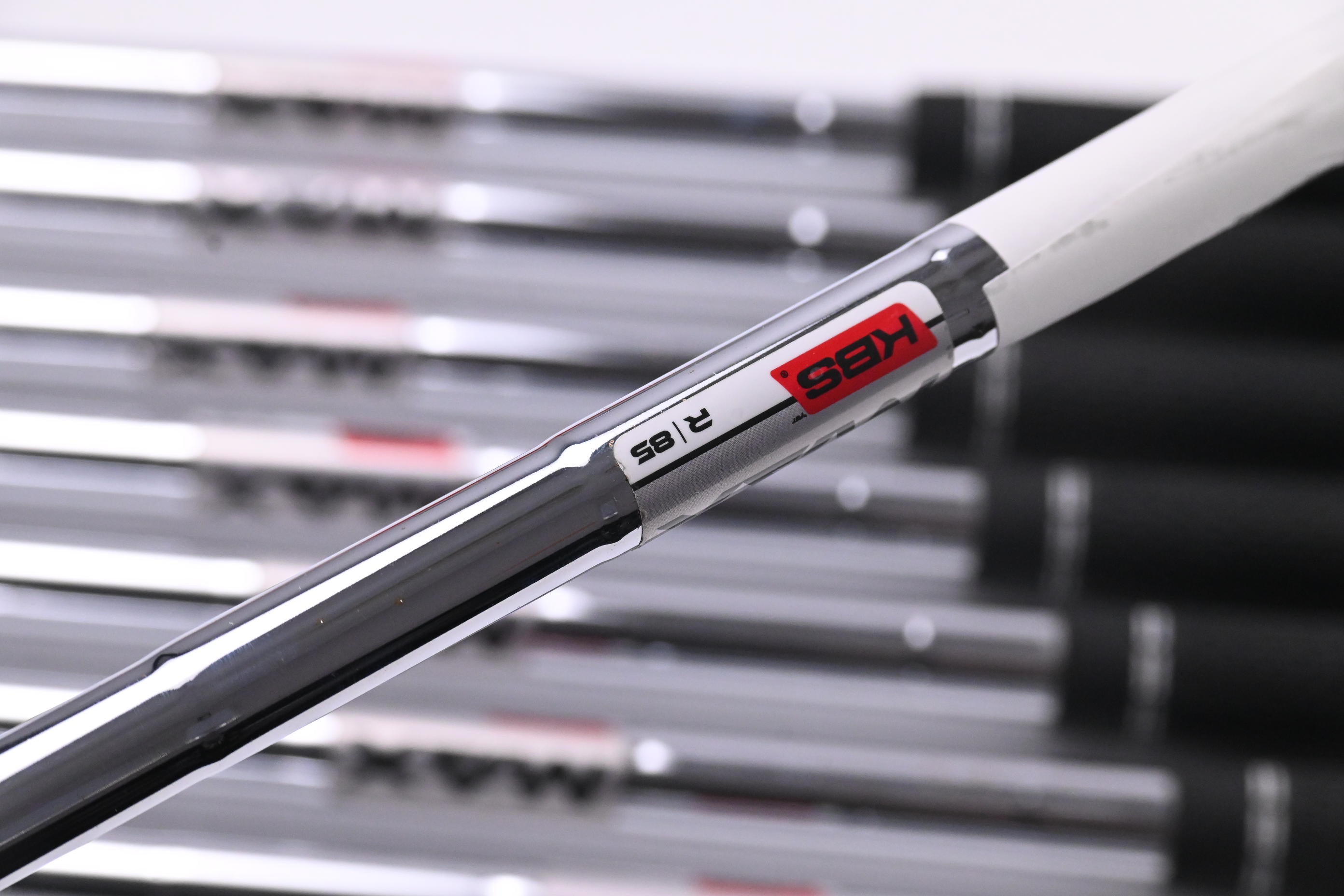 Taylormade M4 Irons / 5-PW+GW+SW / Regular Flex KBS MAX 85 Shafts