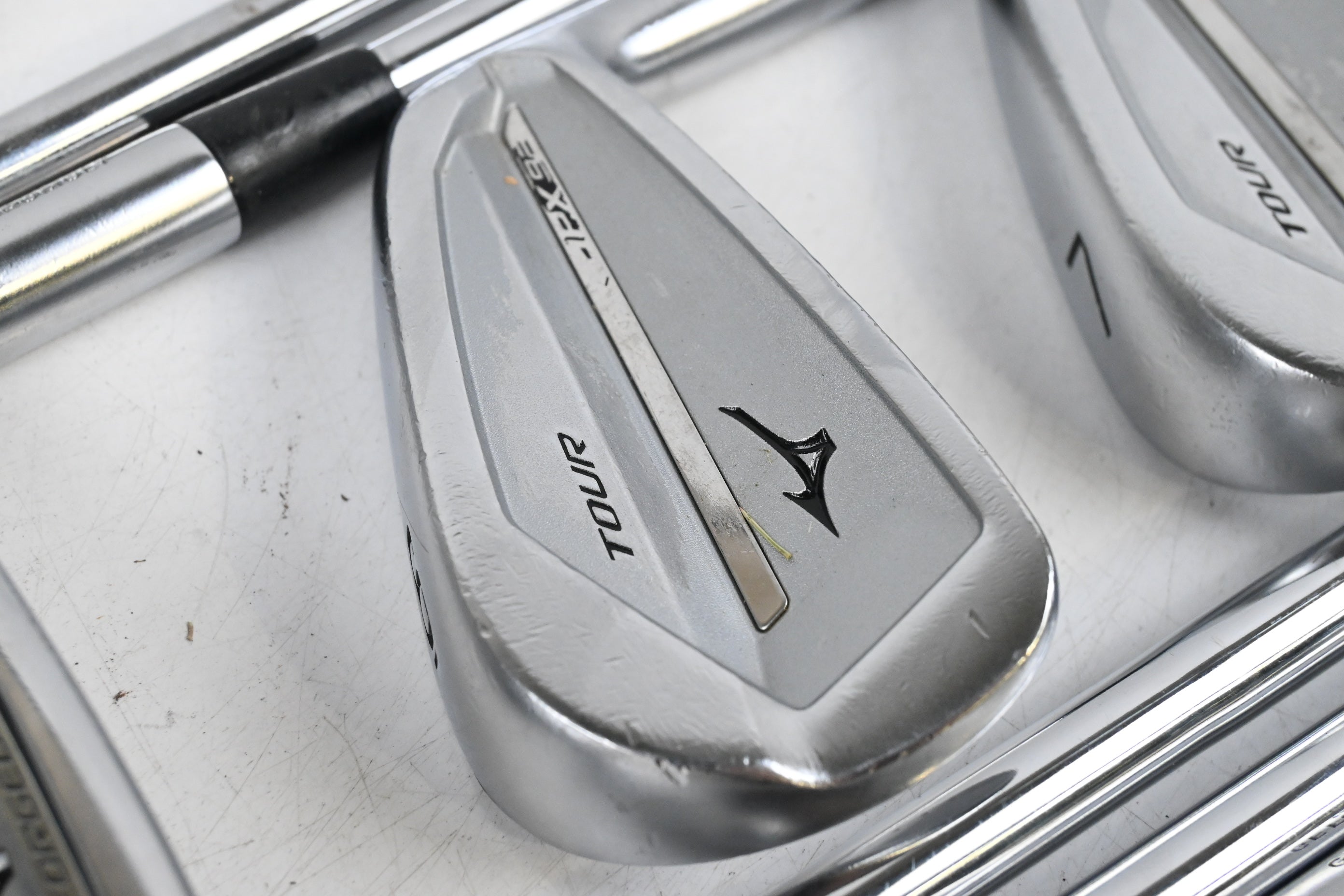 Mizuno JPX 921 Tour Irons / 4-PW+GW / X-Flex KBS S-Taper 130 Shafts