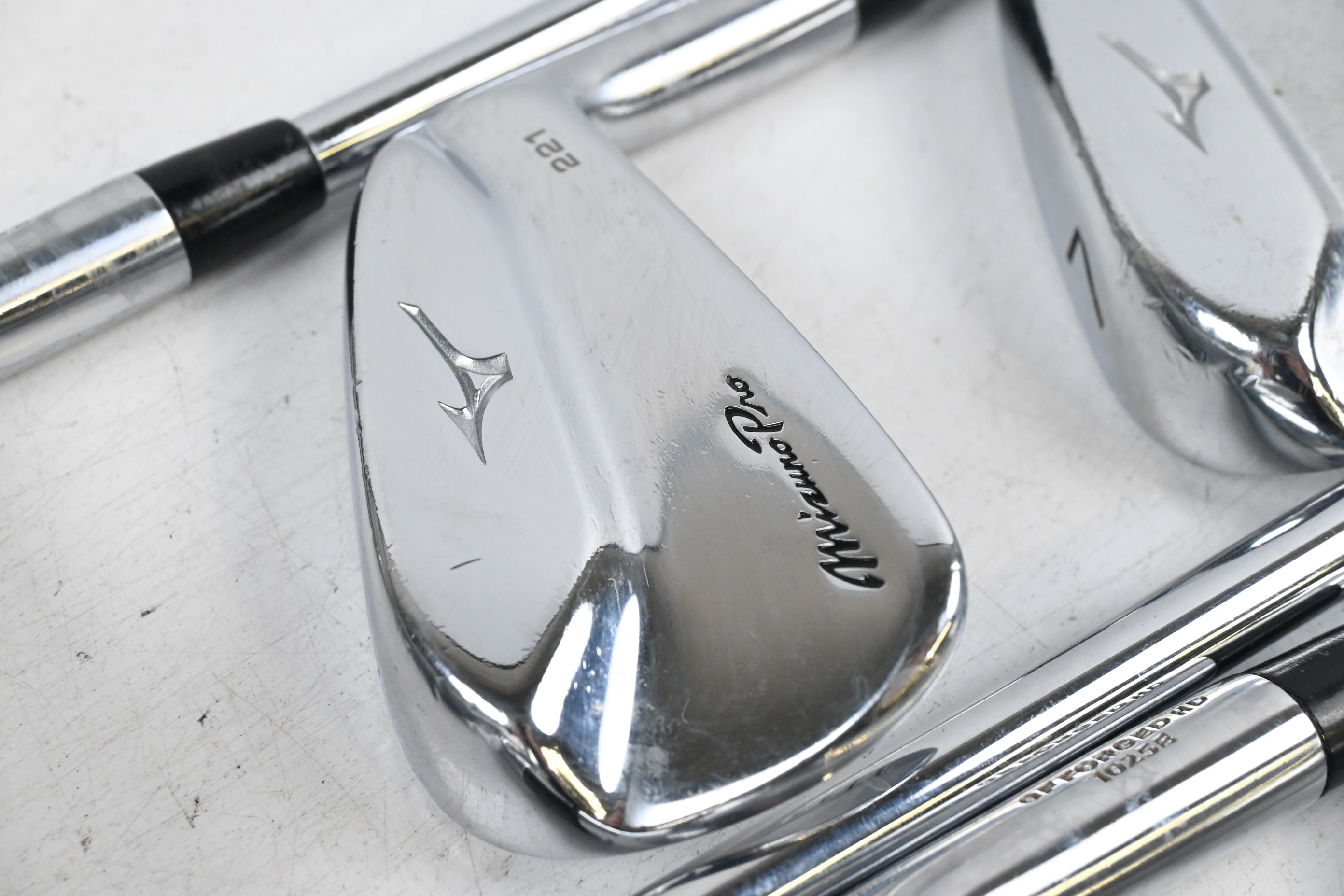 Mizuno Pro 221 Irons / 5-PW / Stiff Flex Project X Shafts