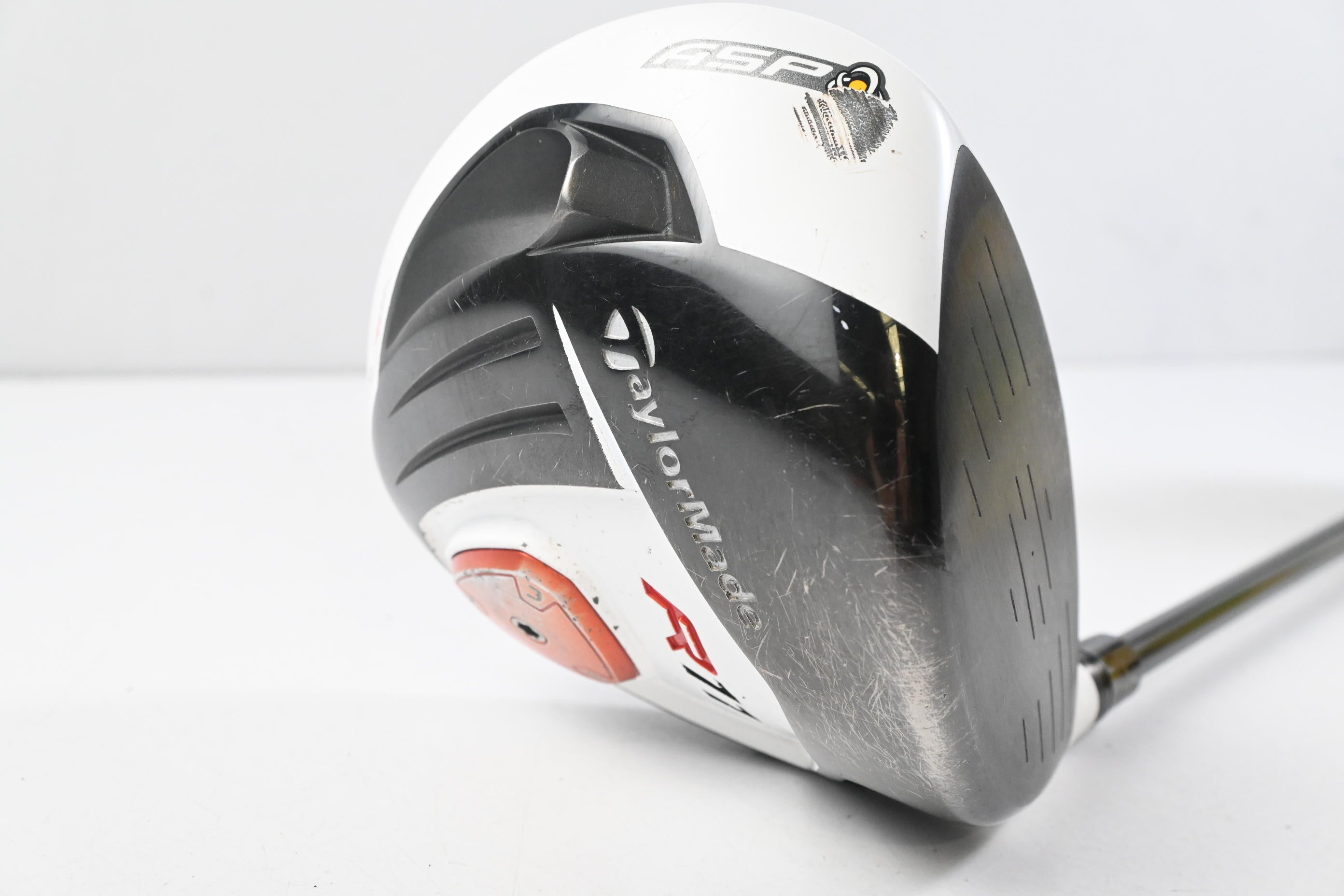 Taylormade R11 Driver / 10.5 Degree / Regular Flex Fujikura Blur 60 Shaft