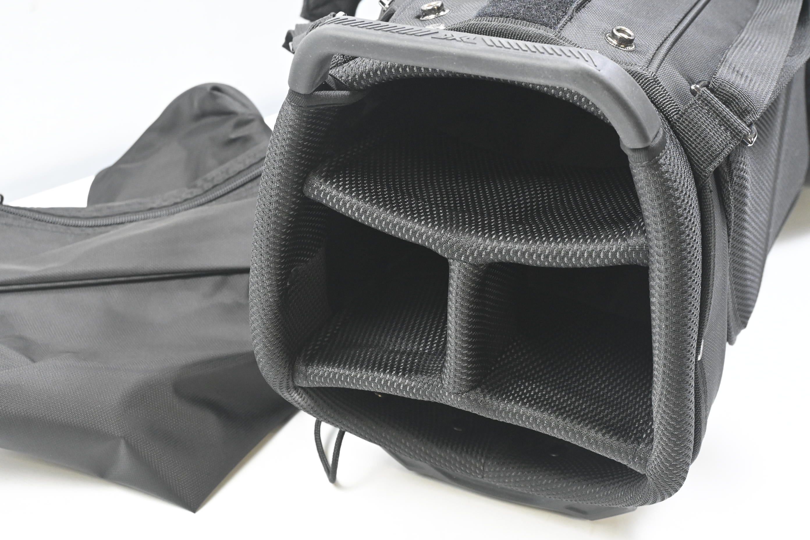 PXG Minimalist Stand Bag / 4-Way Divider / Black, White