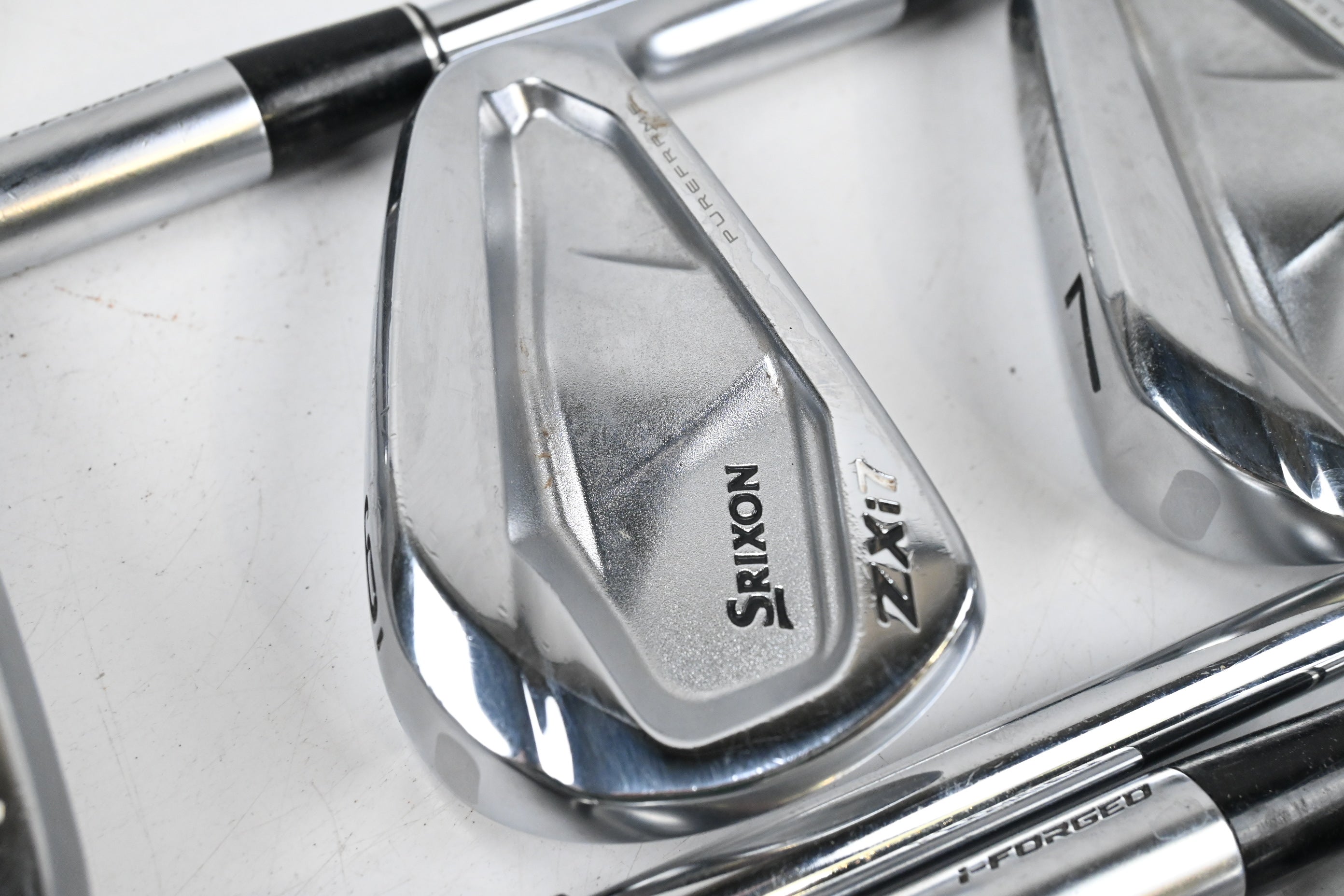 Srixon ZXi7 Irons / 5-PW / Stiff Flex Dynamic Gold S300 115 Mid Shafts