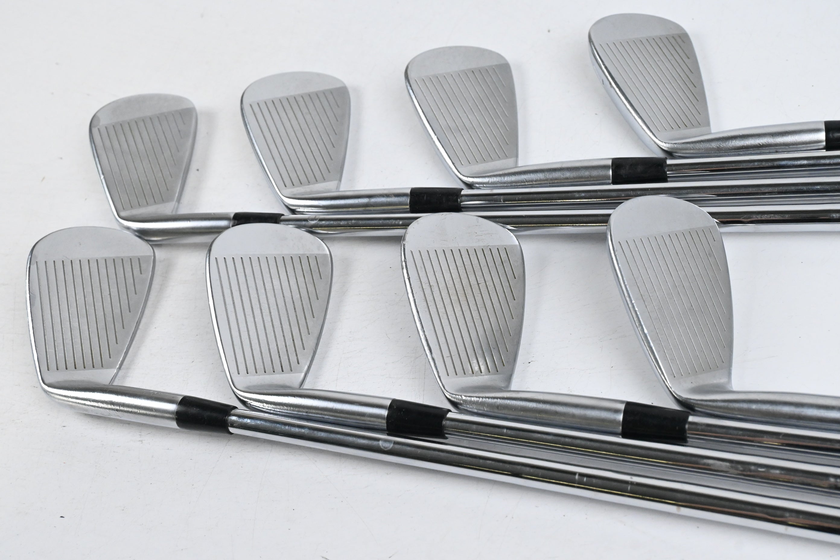 Mizuno JPX 921 Tour Irons / 4-PW+GW / X-Flex KBS S-Taper 130 Shafts