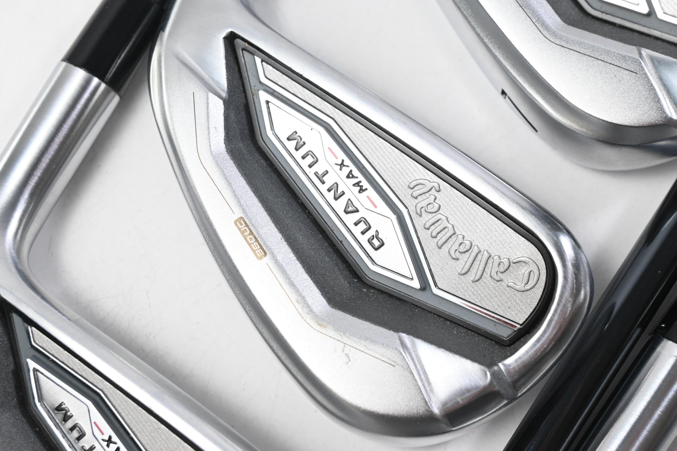 Callaway Quantum Max Irons / 5-PW+GW / Regular Flex UST Mamiya HX Recoil Dart 70