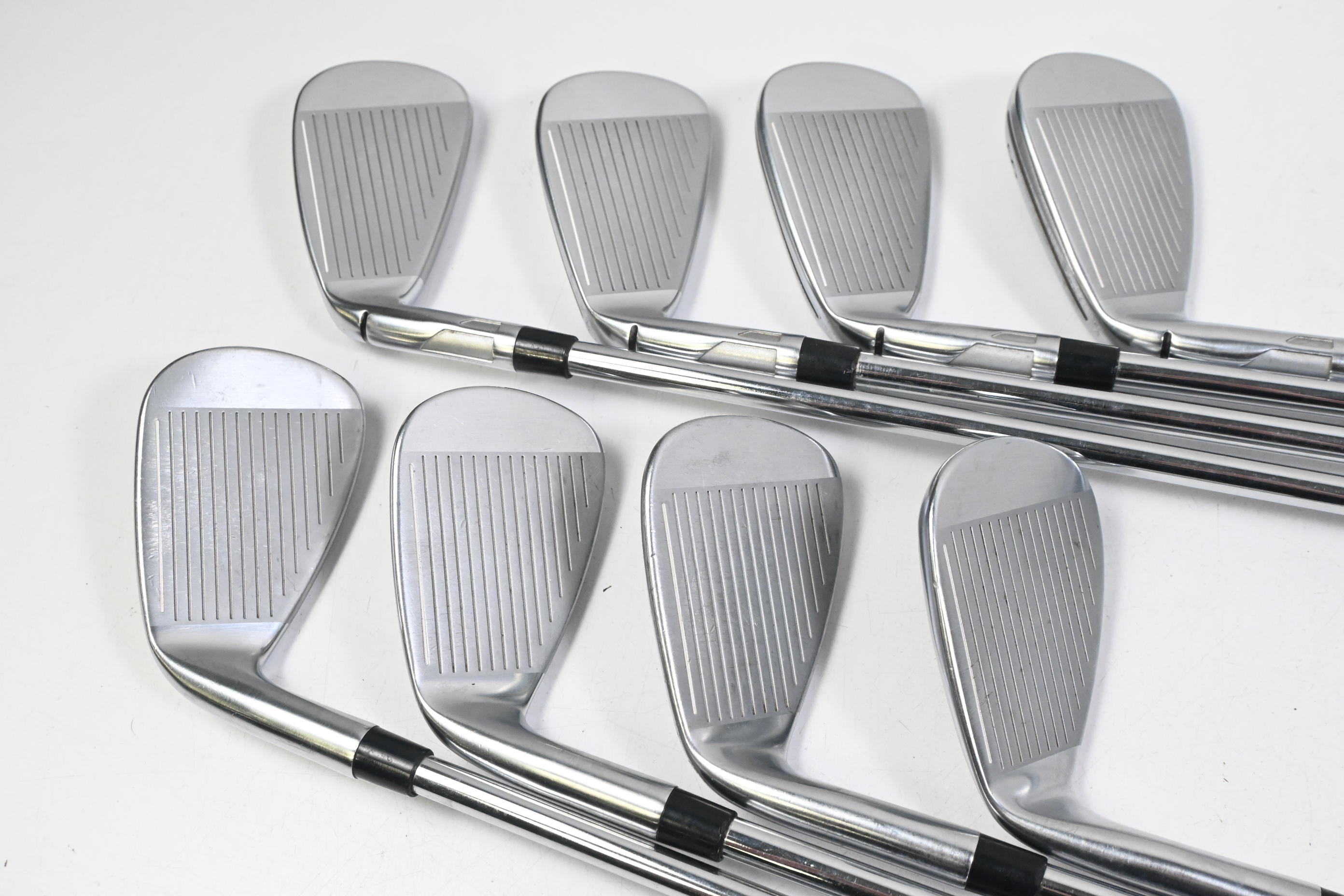 Taylormade Qi Irons / 5-PW+GW+SW / Regular Flex KBS MAX MT 85 Shafts