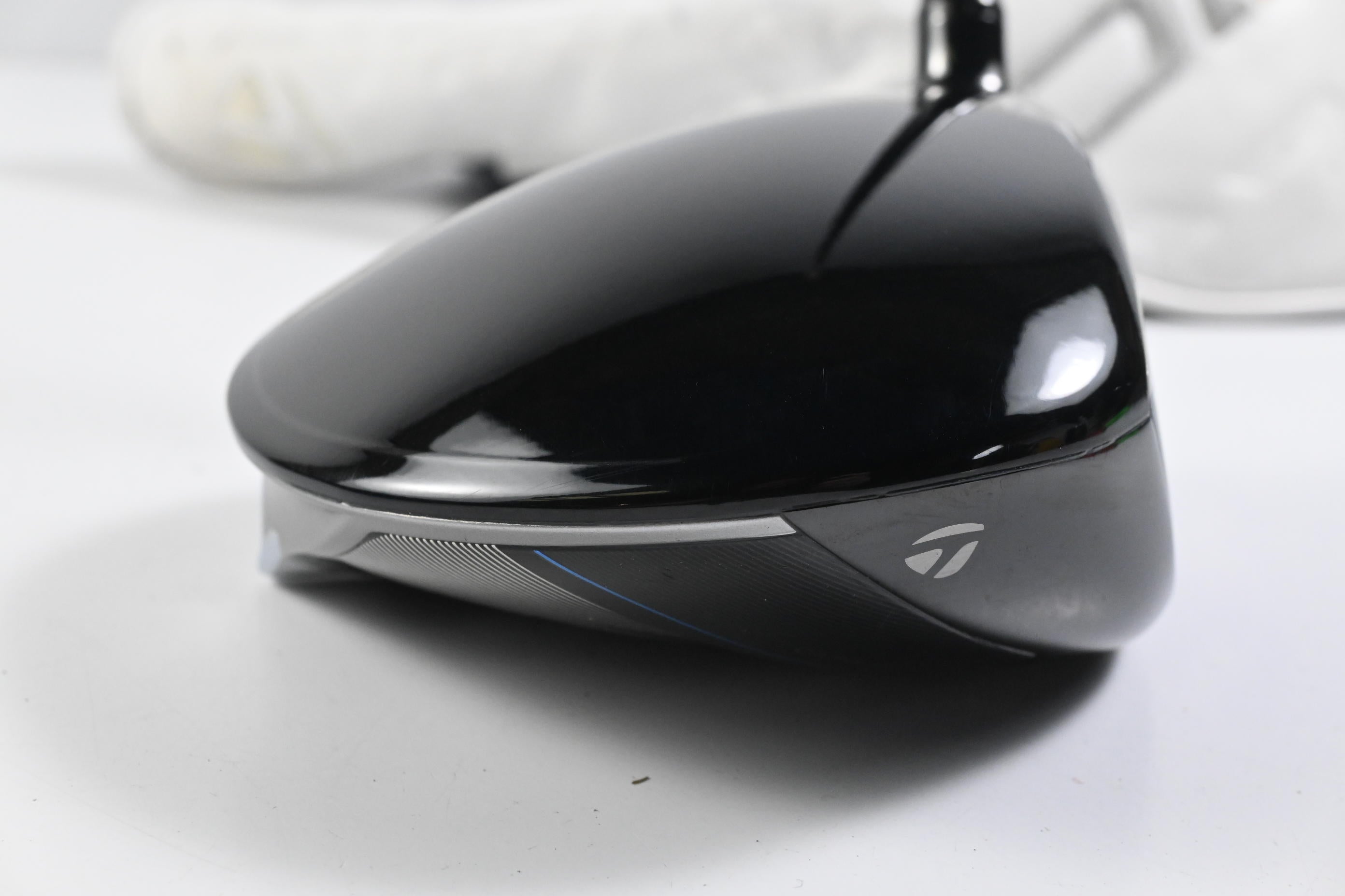 Taylormade Qi10 LS Driver / 10.5 Degree / Stiff Flex Graphite Design Tour AD IZ