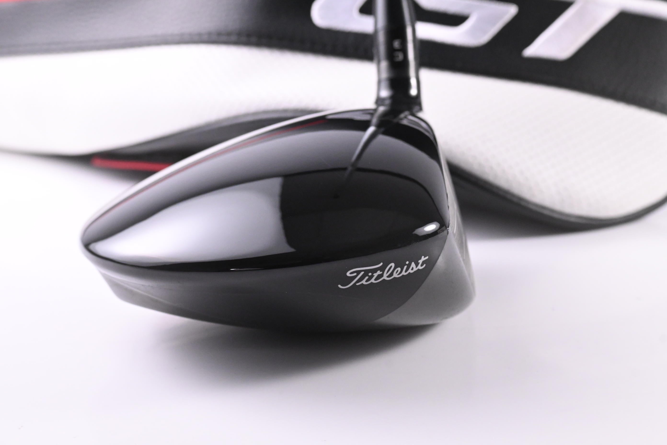 Titleist GT1 Driver / 10 Degree / Regular Flex Fujikura Air Speeder 40 Shaft