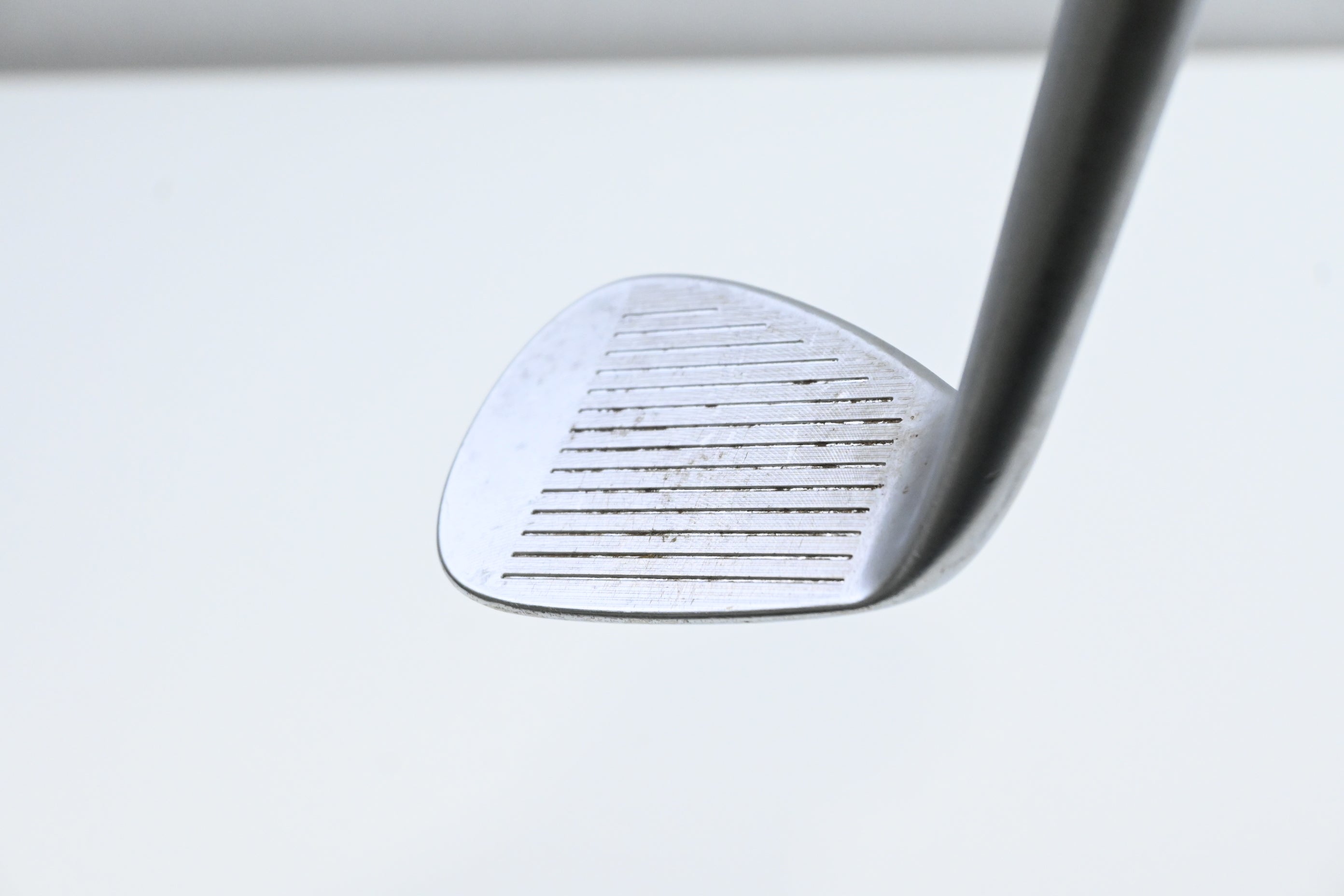 Cleveland 588 RTX Sand Wedge / 54 Degree / Wedge Flex Dynamic Gold Shaft