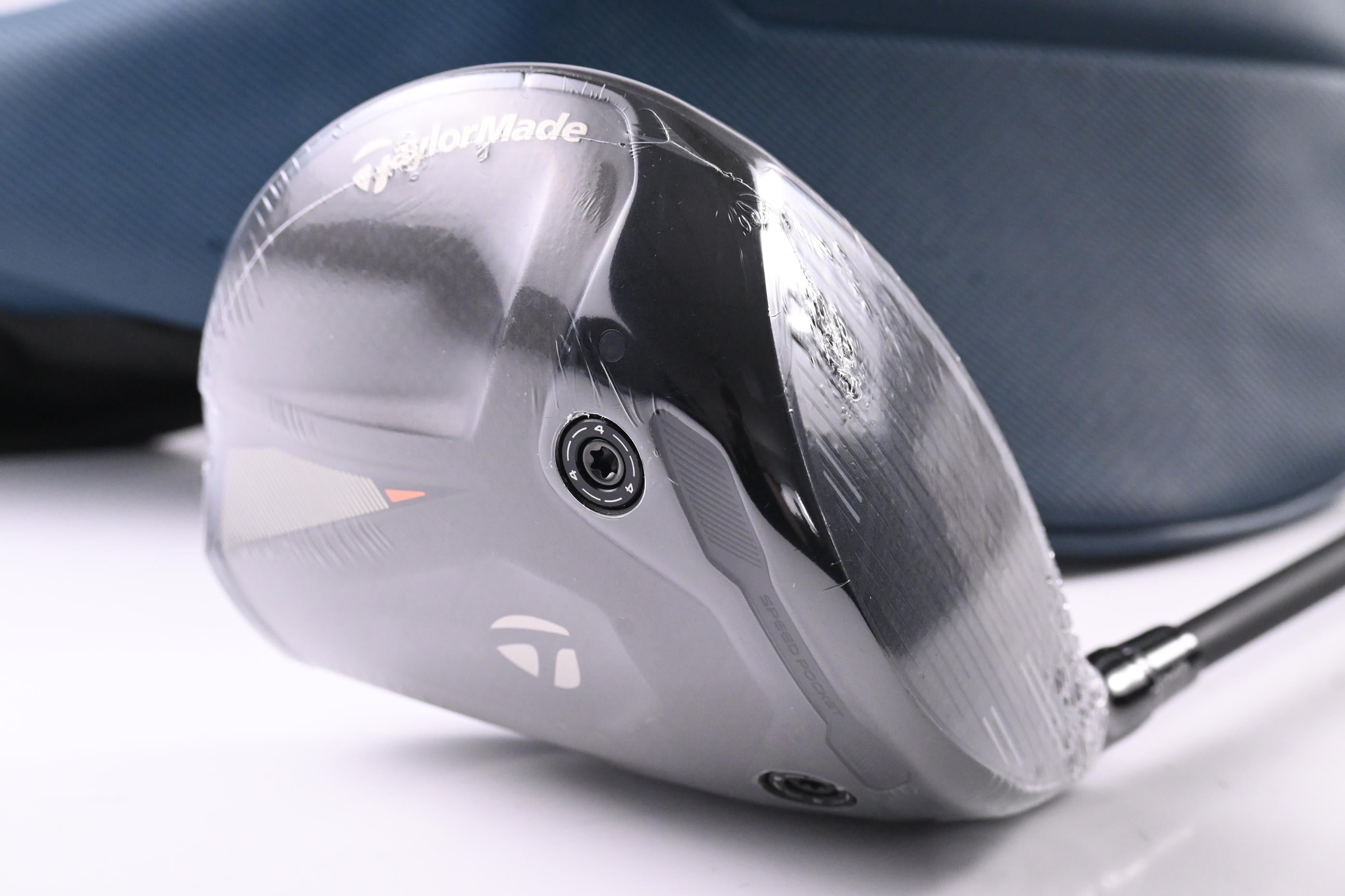Taylormade Qi4D Driver / 10.5 Degree / Regular Flex REAX Blue 50 Shaft
