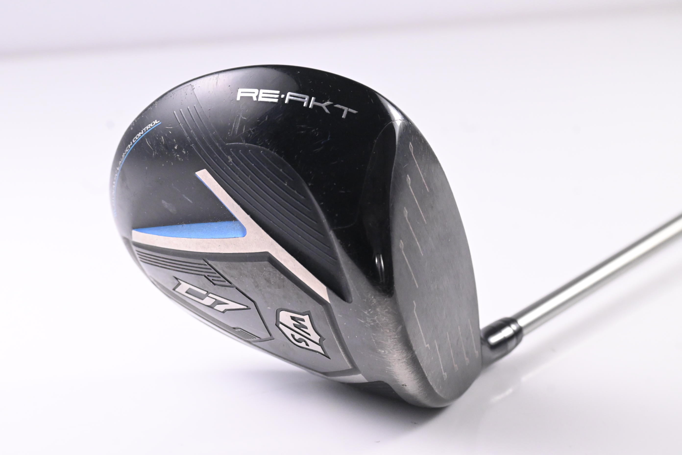 Wilson Staff D7 Driver / 10.5 Degree / Regular Flex UST Helium Speedmesh 46