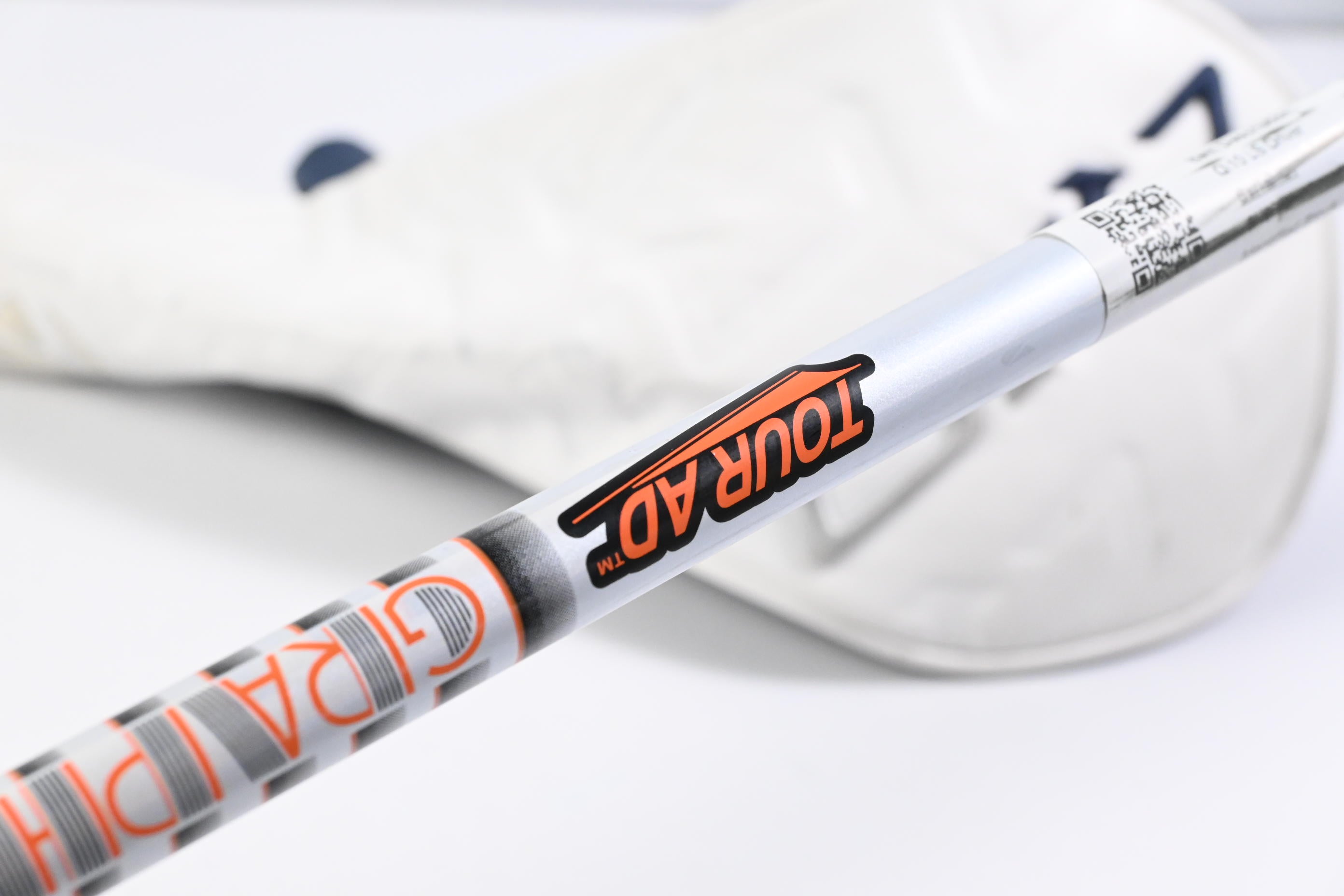 Taylormade Qi10 LS Driver / 10.5 Degree / Stiff Flex Graphite Design Tour AD IZ