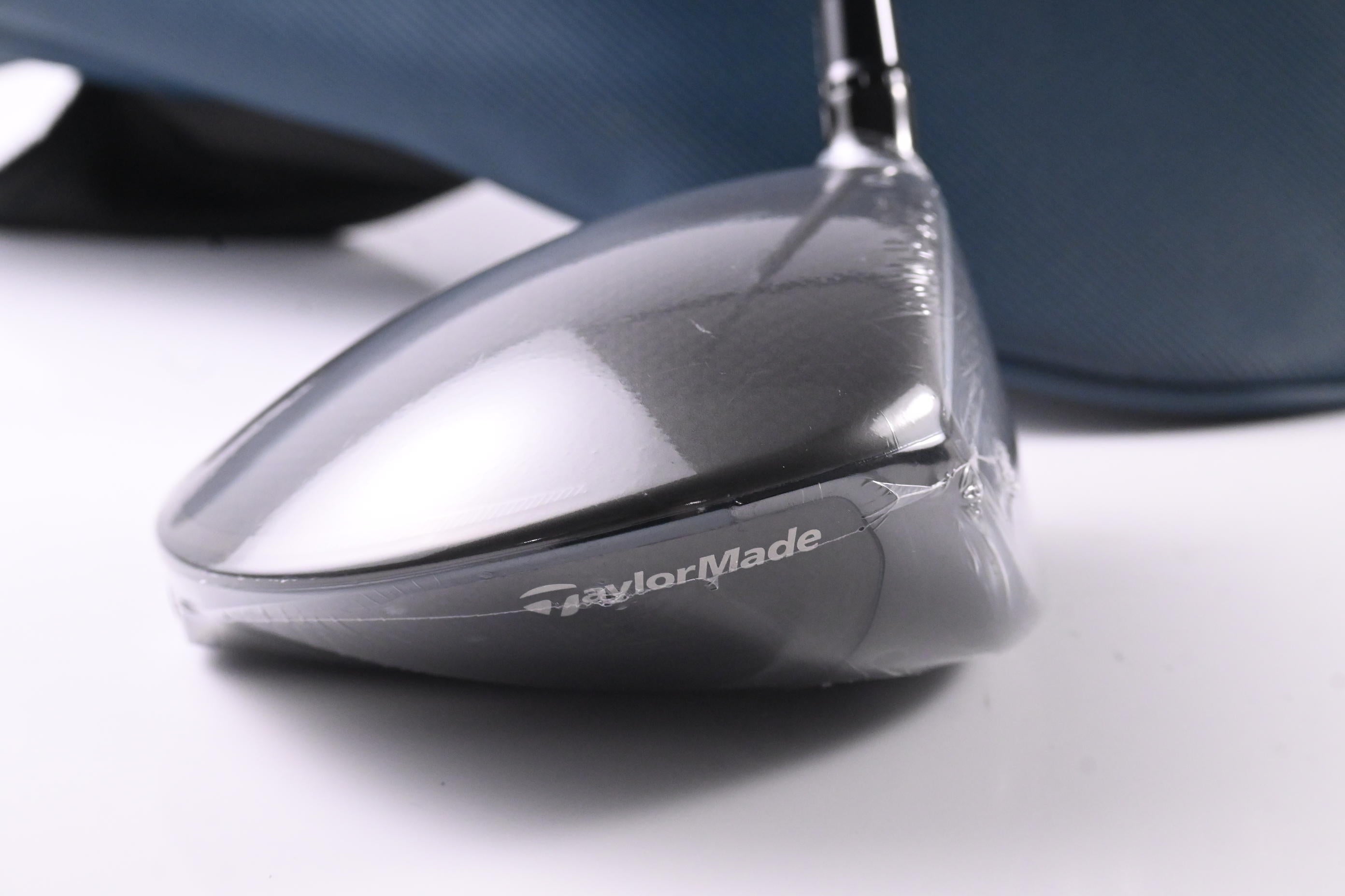 Taylormade Qi4D Driver / 10.5 Degree / Regular Flex REAX Blue 50 Shaft