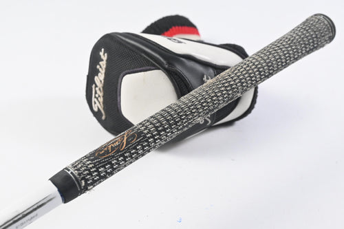 Titleist 910H #3 Hybrid / 19 Degree / Stiff Flex Diamana Kai'li Blue 80 Shaft