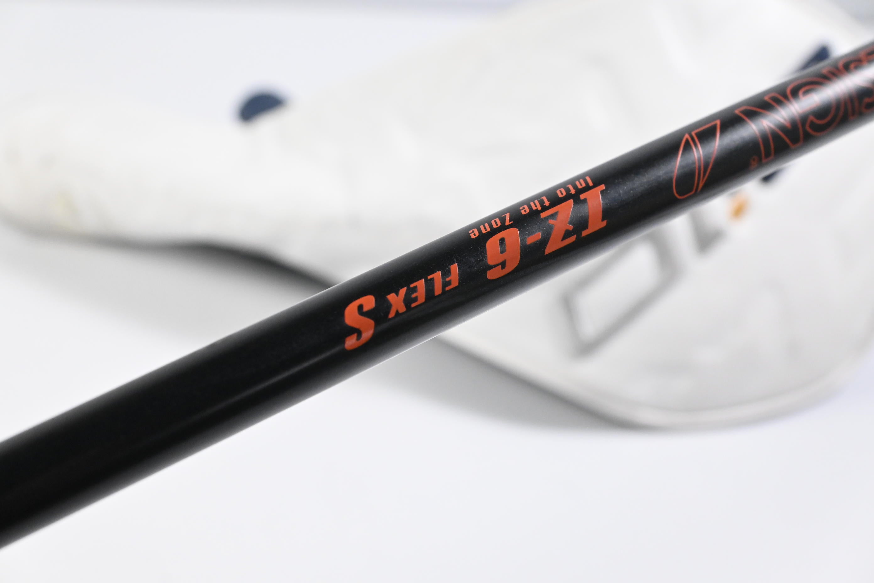 Taylormade Qi10 LS Driver / 10.5 Degree / Stiff Flex Graphite Design Tour AD IZ