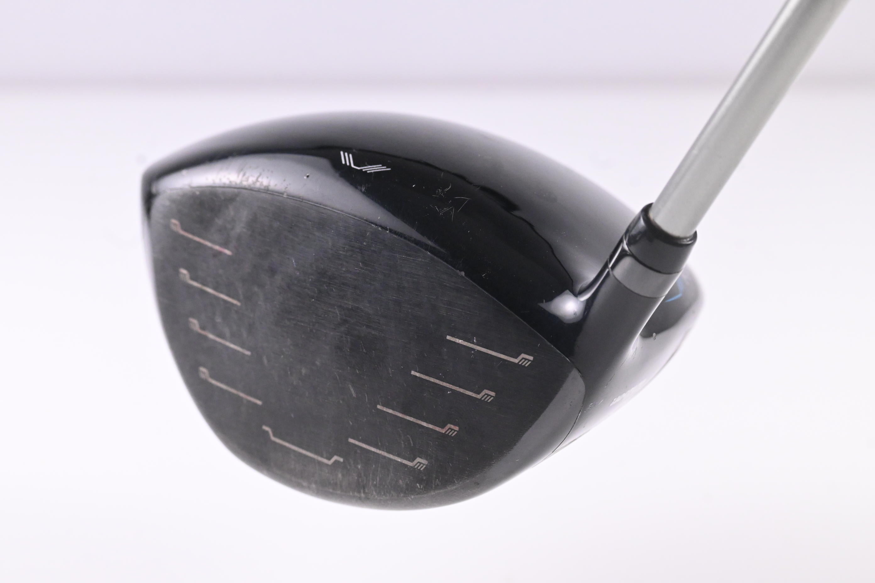 Wilson Staff D7 Driver / 10.5 Degree / Regular Flex UST Helium Speedmesh 46