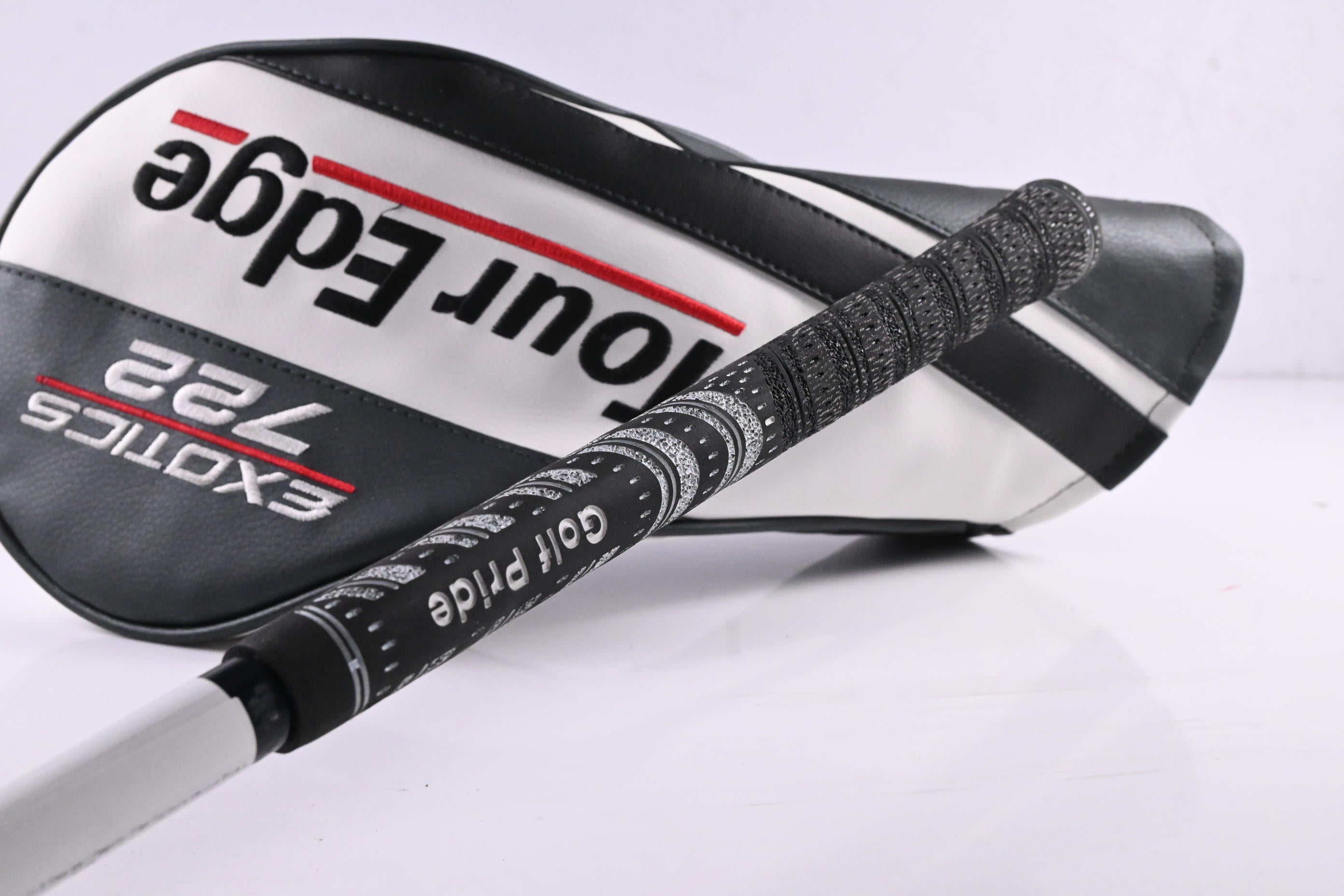 Tour Edge Exotics E722 Driver / 10.5 Degree / Regular Flex Fujikura Ventus Blue