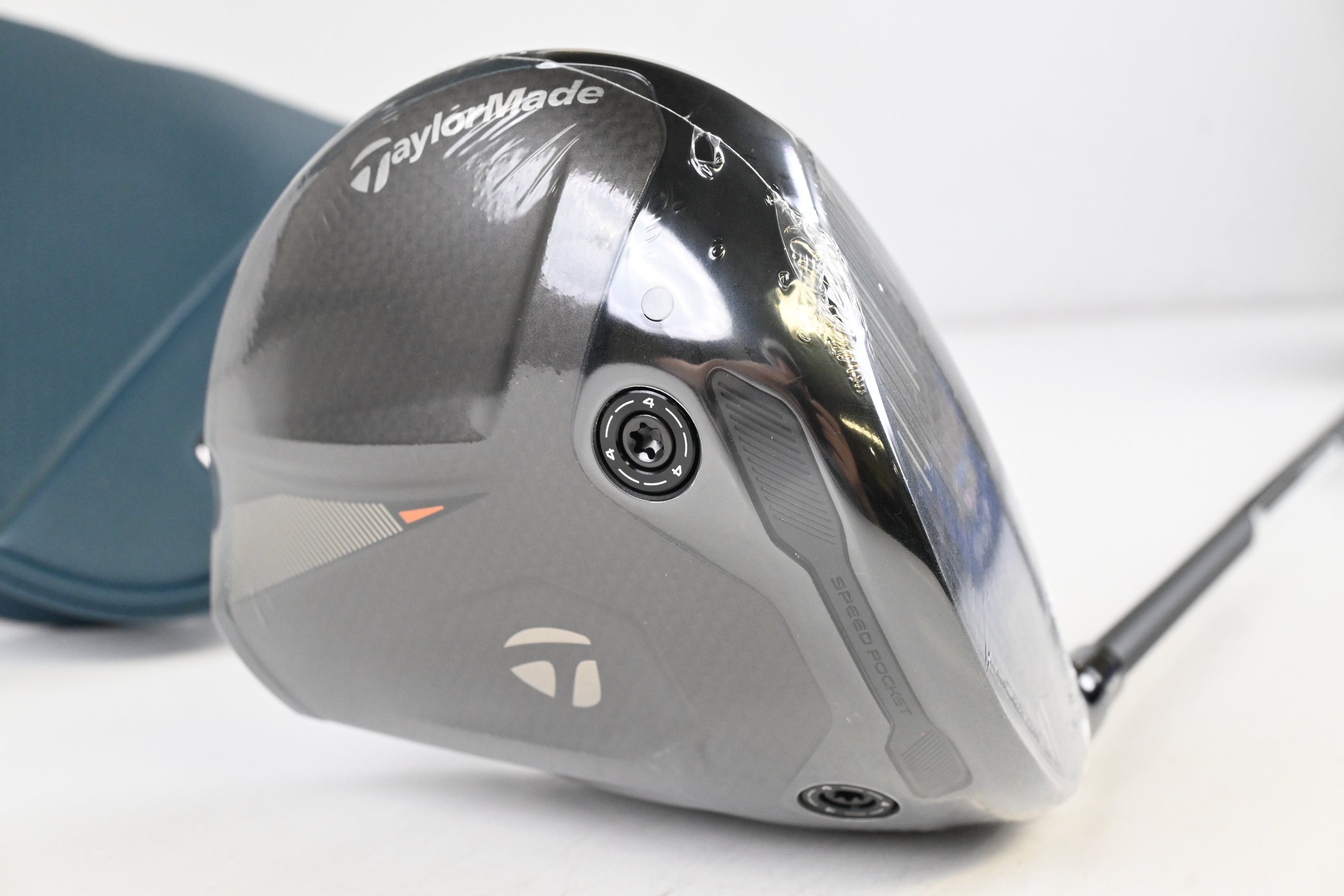 Taylormade Qi4D Driver / 10.5 Degree / Regular Flex Reax Blue 50 Shaft