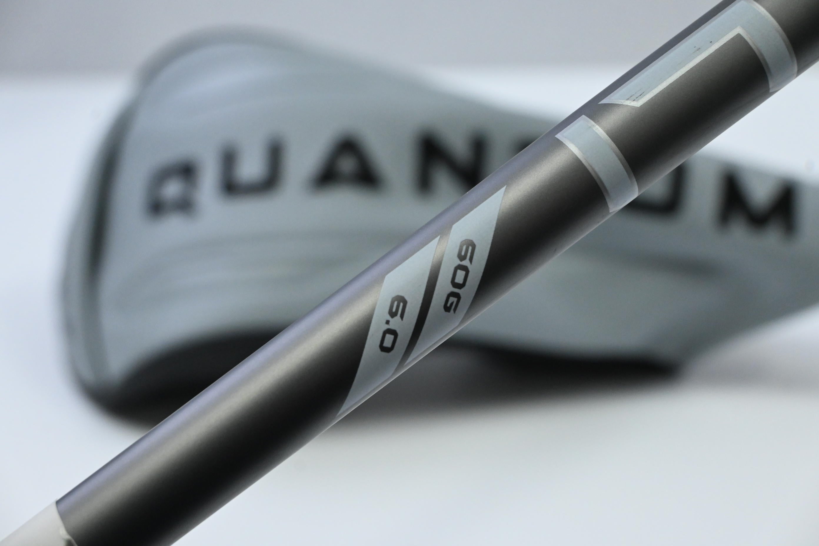 Callaway Quantum Max D Drivers / 10.5 Degree / Stiff Flex Denali Frost White 60