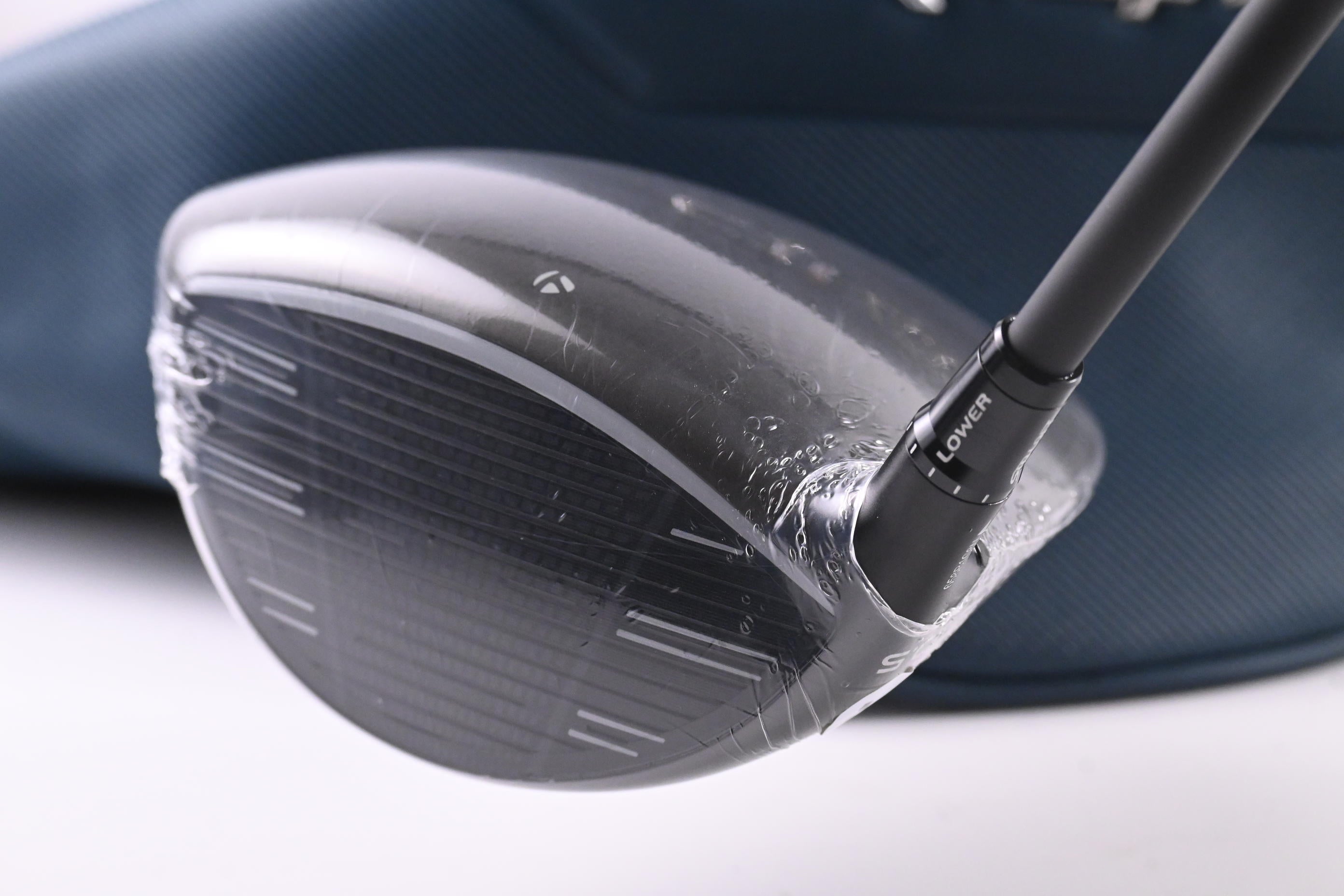 Taylormade Qi4D Max Driver / 10.5 Degree / Regular Flex REAX Blue 50 Shaft