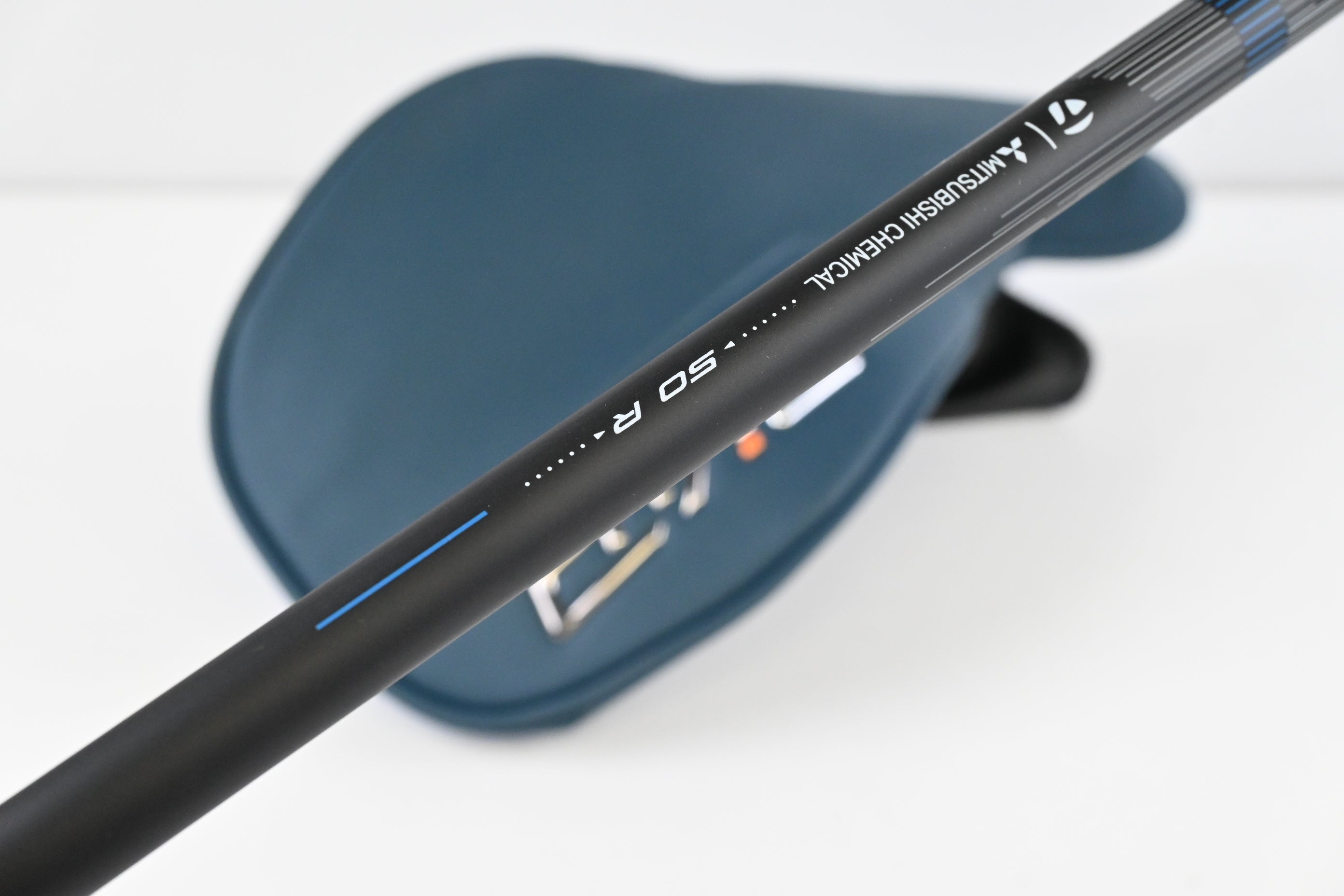 Taylormade Qi4D Driver / 10.5 Degree / Regular Flex Reax Blue 50 Shaft