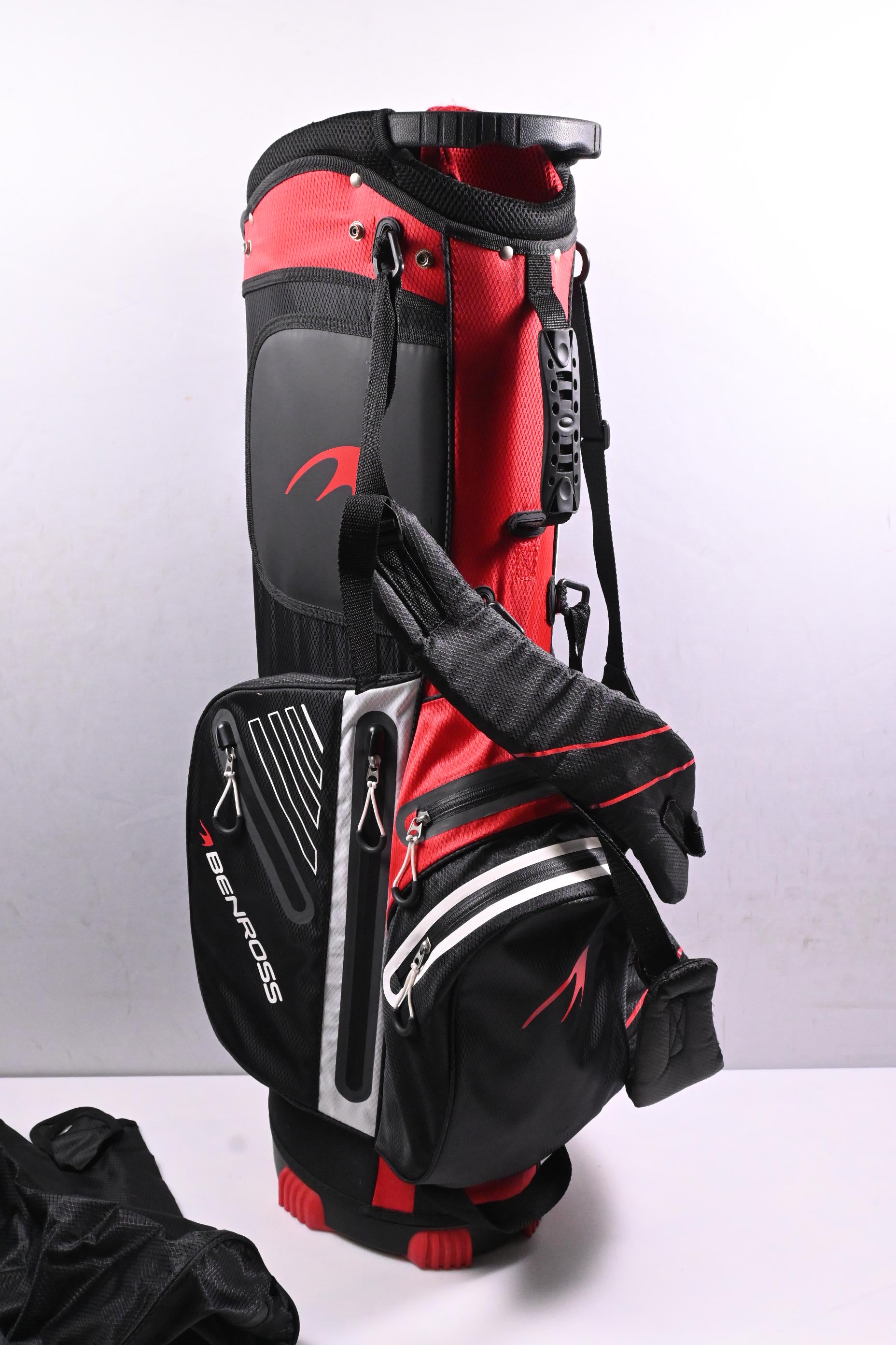 Benross Waterproof Stand Bag / 6-Way Divider / Black, White, Red