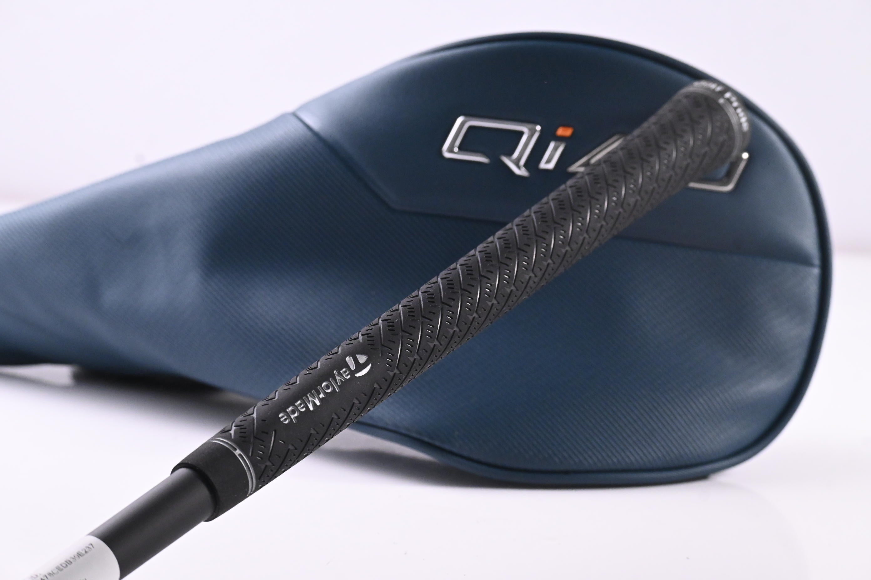 Taylormade Qi4D Max Driver / 10.5 Degree / Regular Flex REAX Blue 50 Shaft