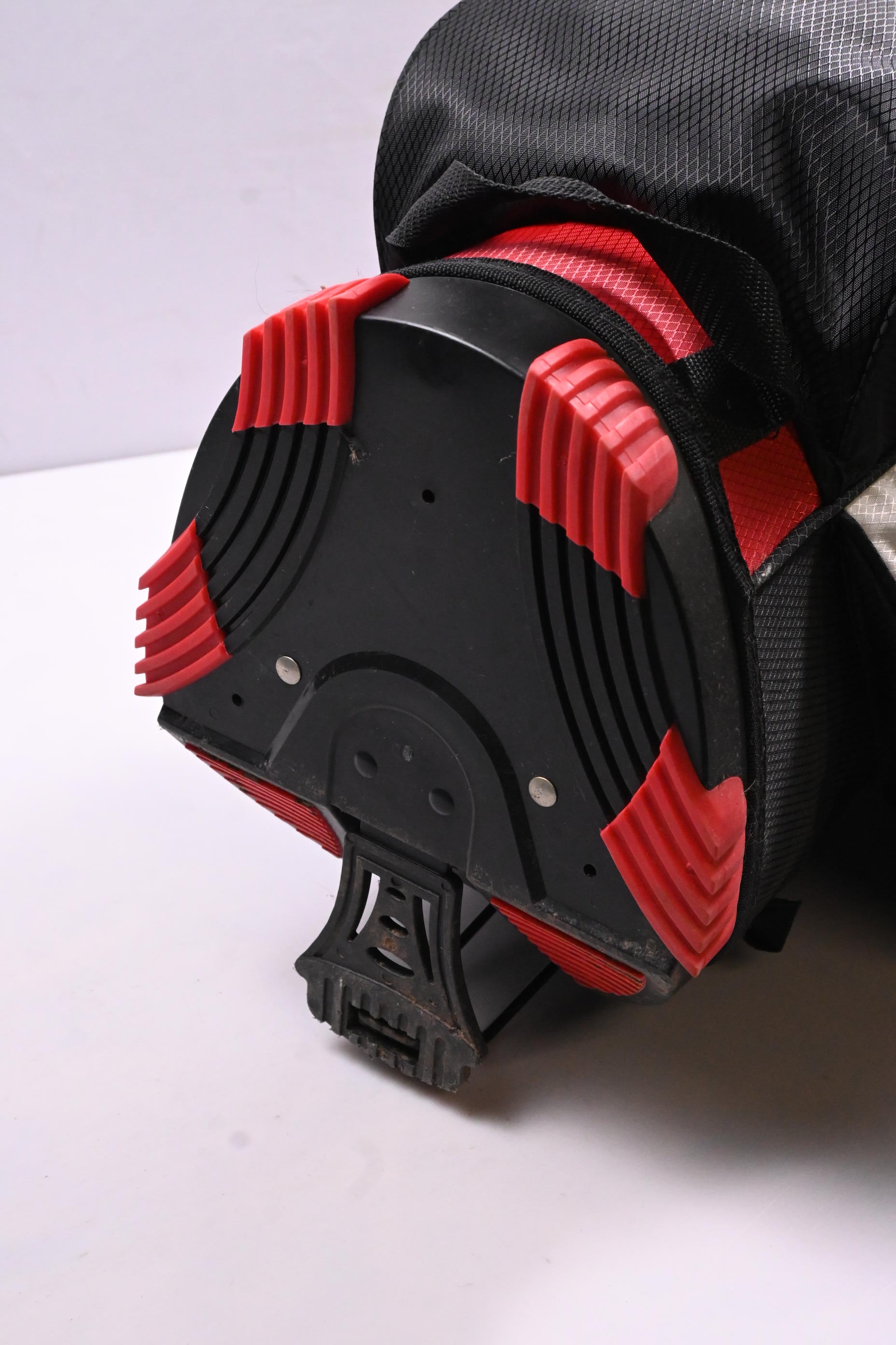 Benross Waterproof Stand Bag / 6-Way Divider / Black, White, Red